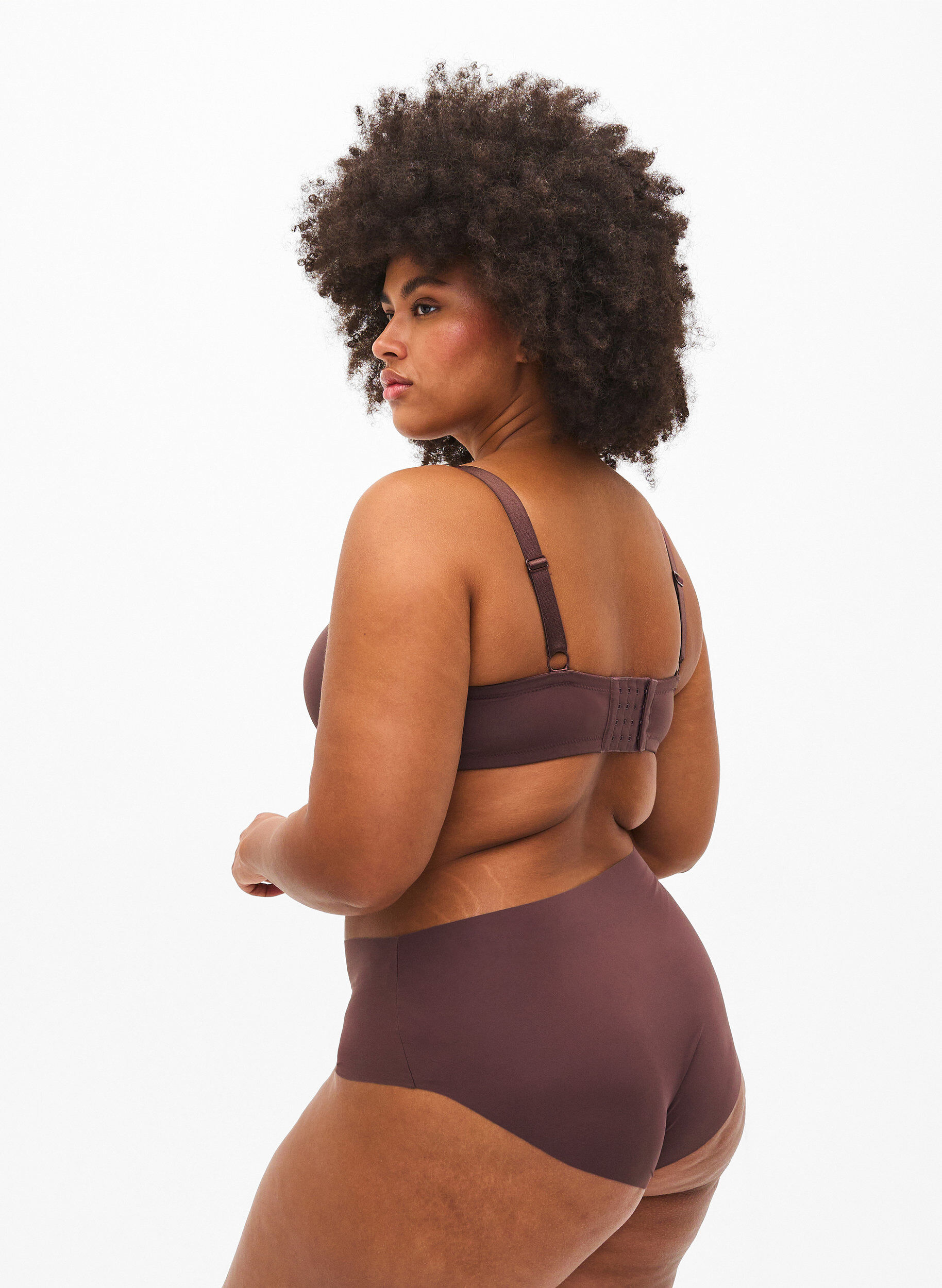 Zizzi Nicht abzeichnende Unterhose mit regul&auml;rer Taillenh&ouml;he, Chicory Coffee, Model image number 1