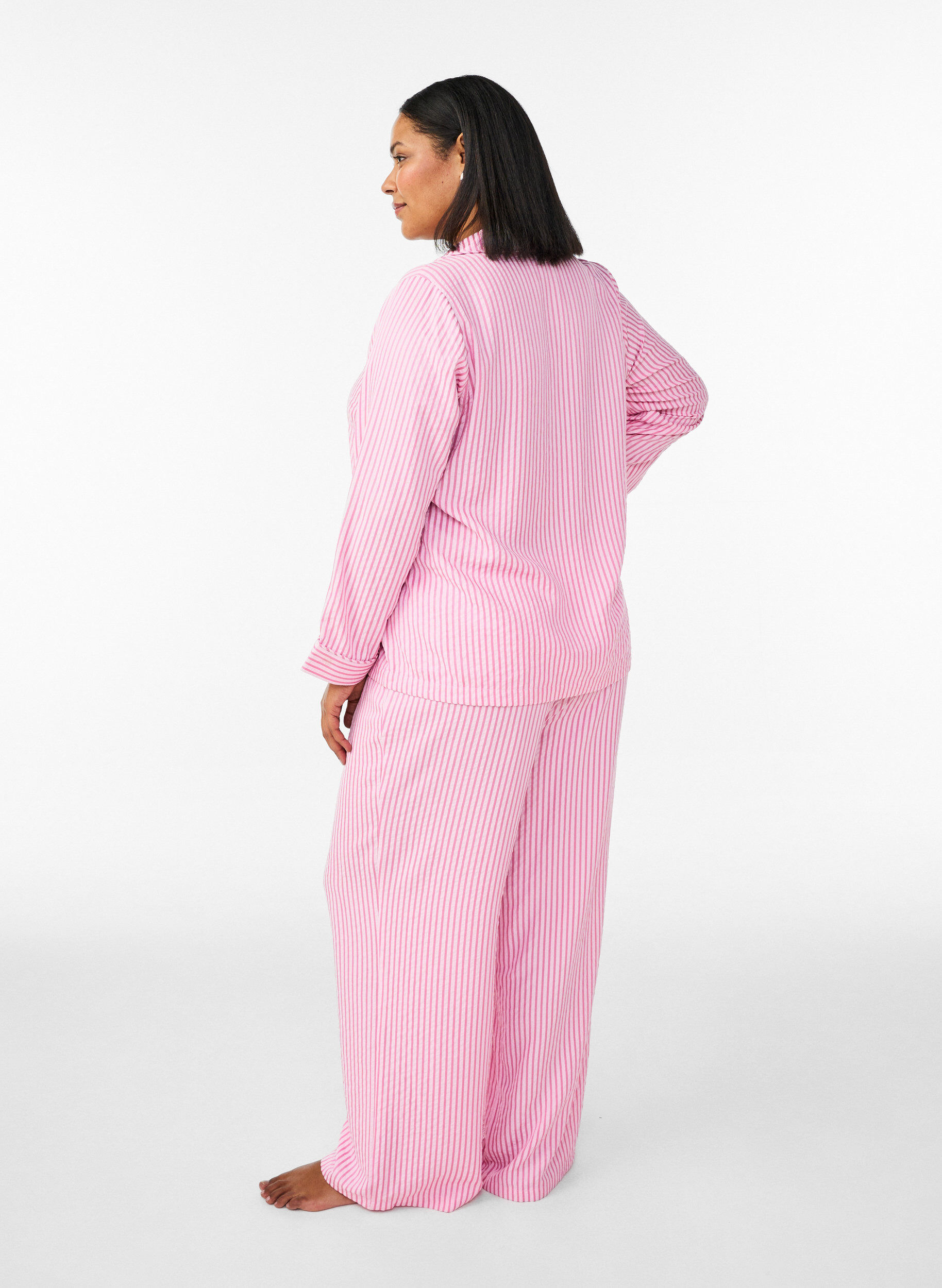 Zizzi Lockere Pyjamahose aus Seersucker mit hoher Taille, Pink, Model image number 1