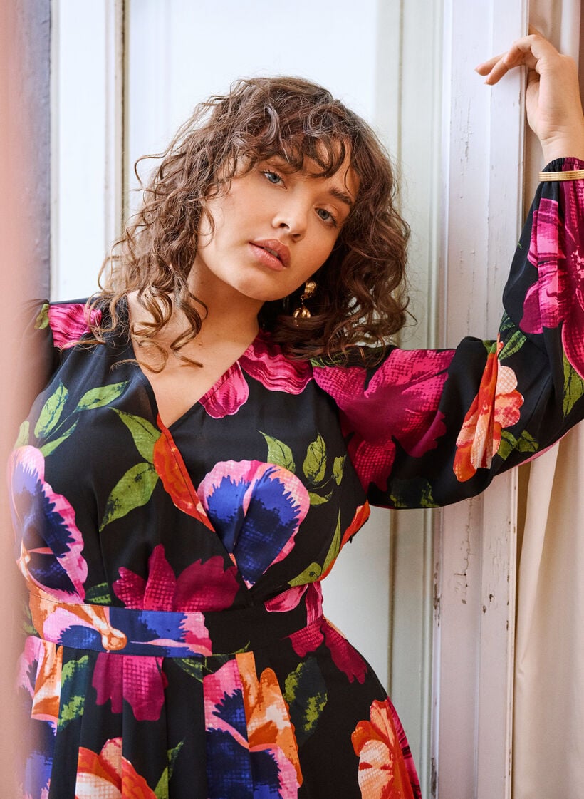 Maxikleid mit Wickelausschnitt und langen &Auml;rmeln, Schwarz, Image image number 0