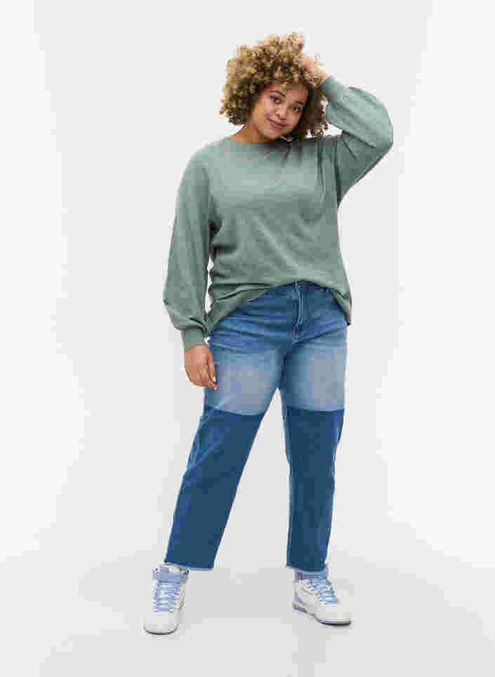 Cropped Jeans mit Kontrast, Blue denim, Model