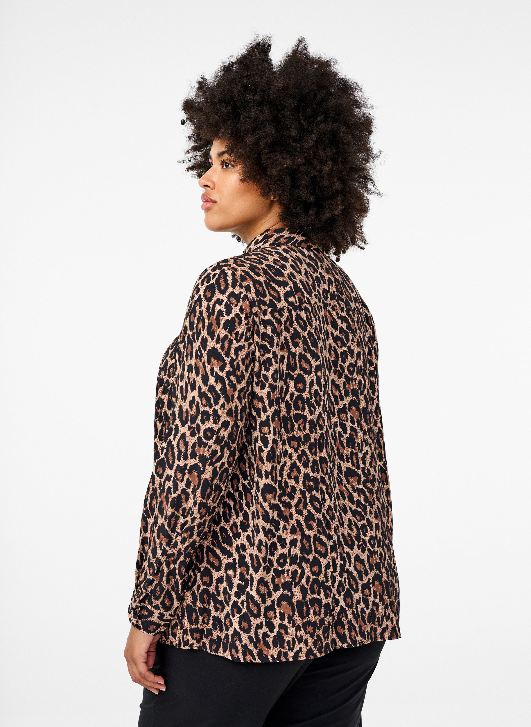 Zizzi Bluse mit Leopardenmuster, Braun, Model image number 2