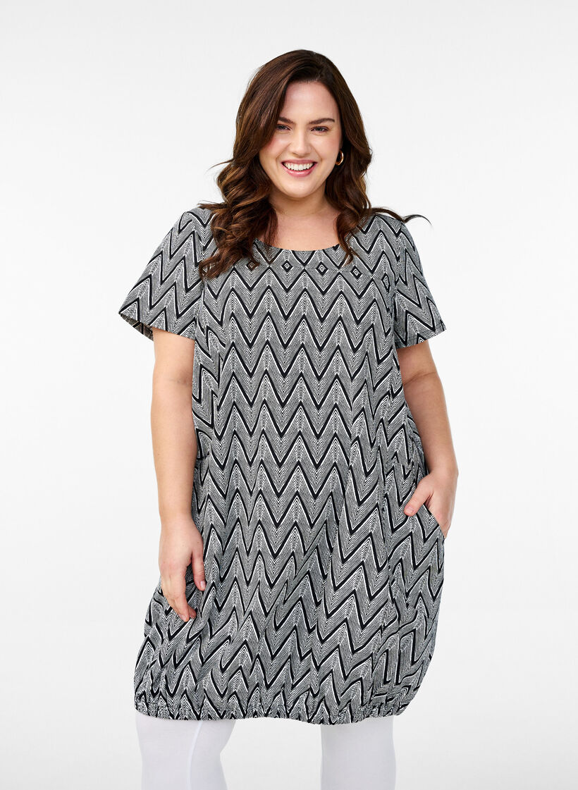 Kurz&auml;rmliges Baumwollkleid mit Aufdruck, Schwarz, Model image number 0