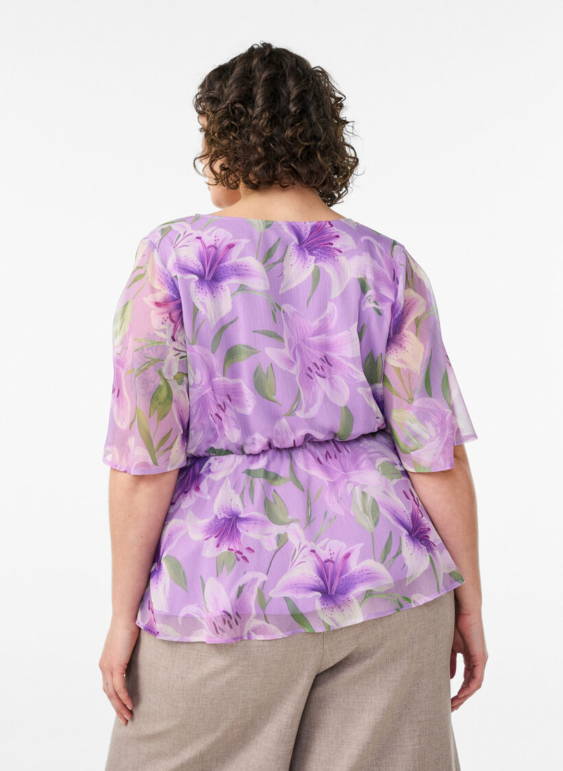 Gebl&uuml;mte Chiffonbluse mit kurzen &Auml;rmeln, lila, Model image number 2