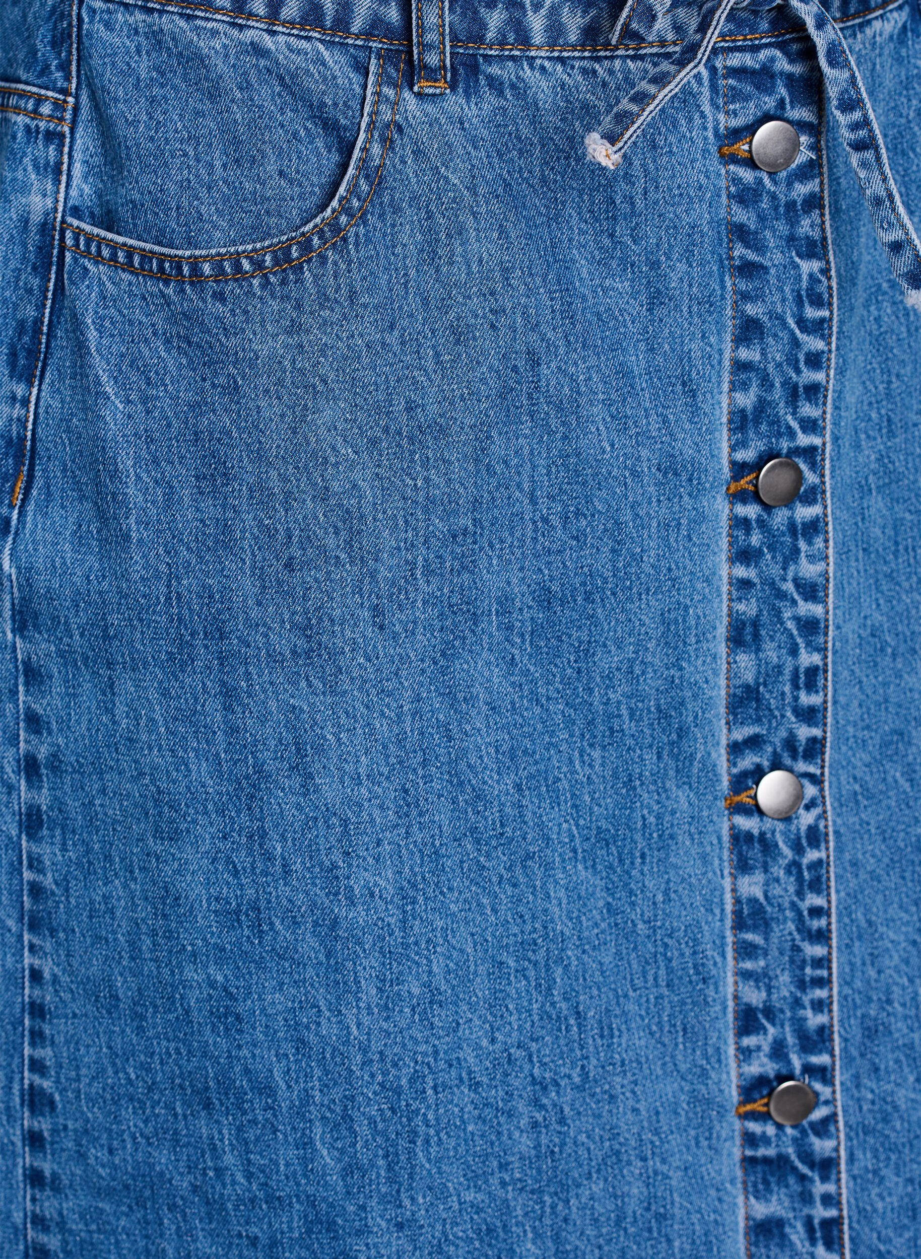 Zizzi Langer Jeansrock mit Kn&ouml;pfen und Bindeg&uuml;rtel, Blau, Packshot image number 2