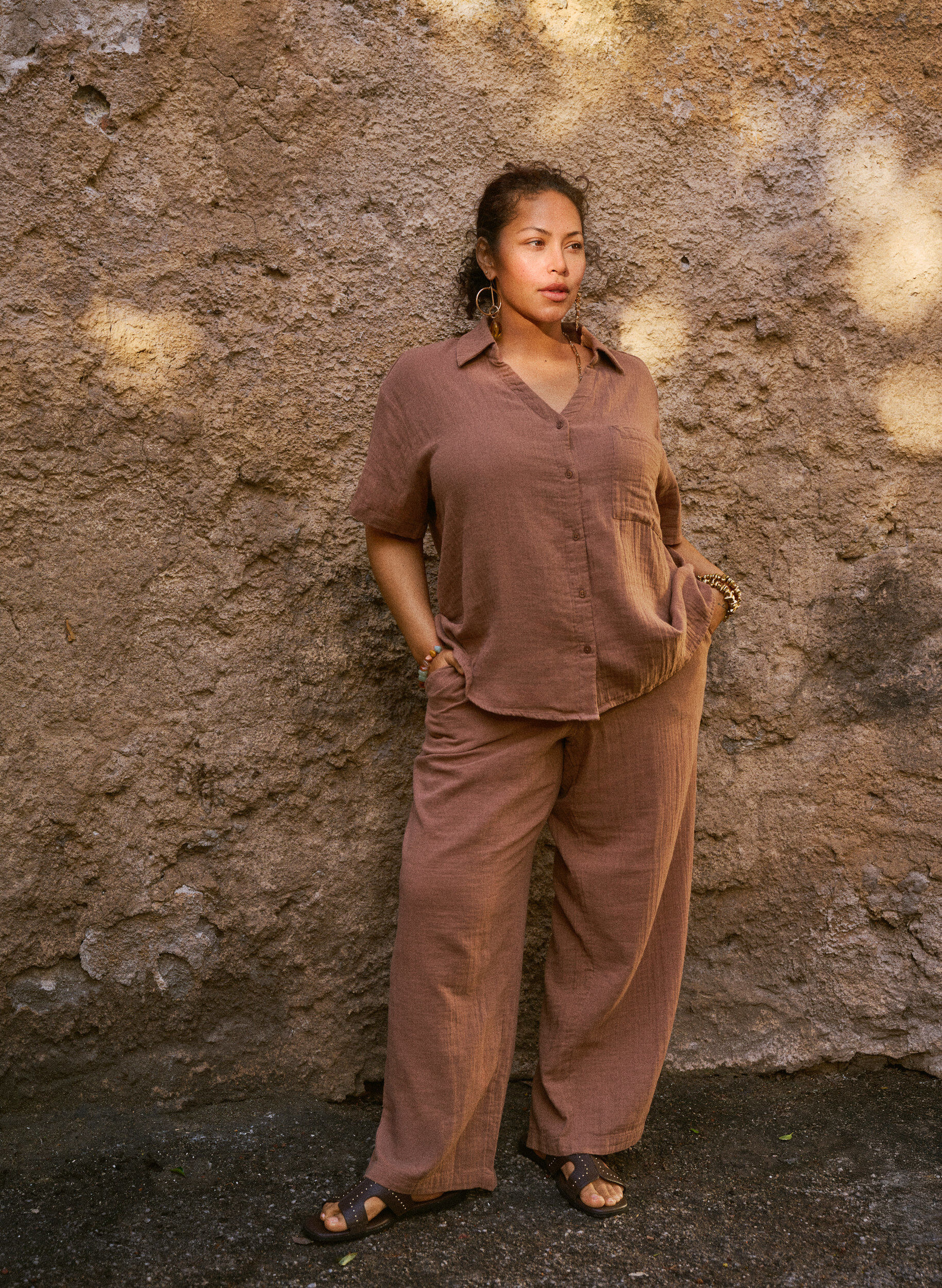 Hoch taillierte Hose aus Baumwoll-Musselin mit weitem Bein