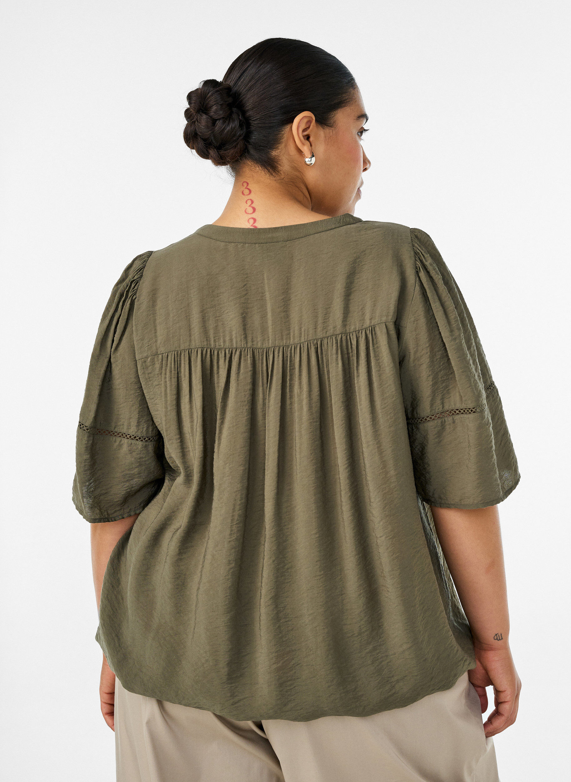 ZizziBluse aus Viskose mit Biesen und Ballon&auml;rmeln, Gr&uuml;n, Model image number 2