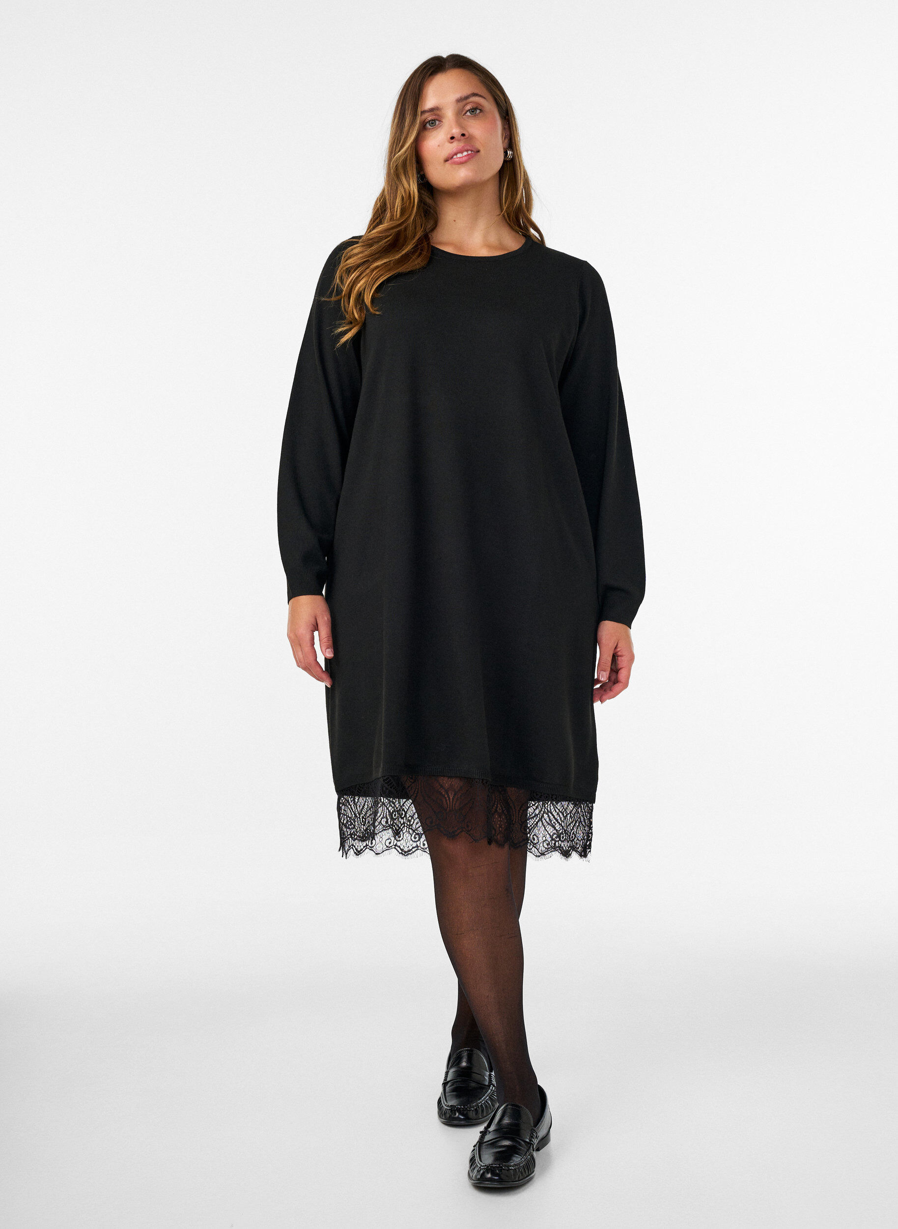 ZizziKurzes Kleid aus Strick mit Spitzensaum, Schwarz, Model image number 1