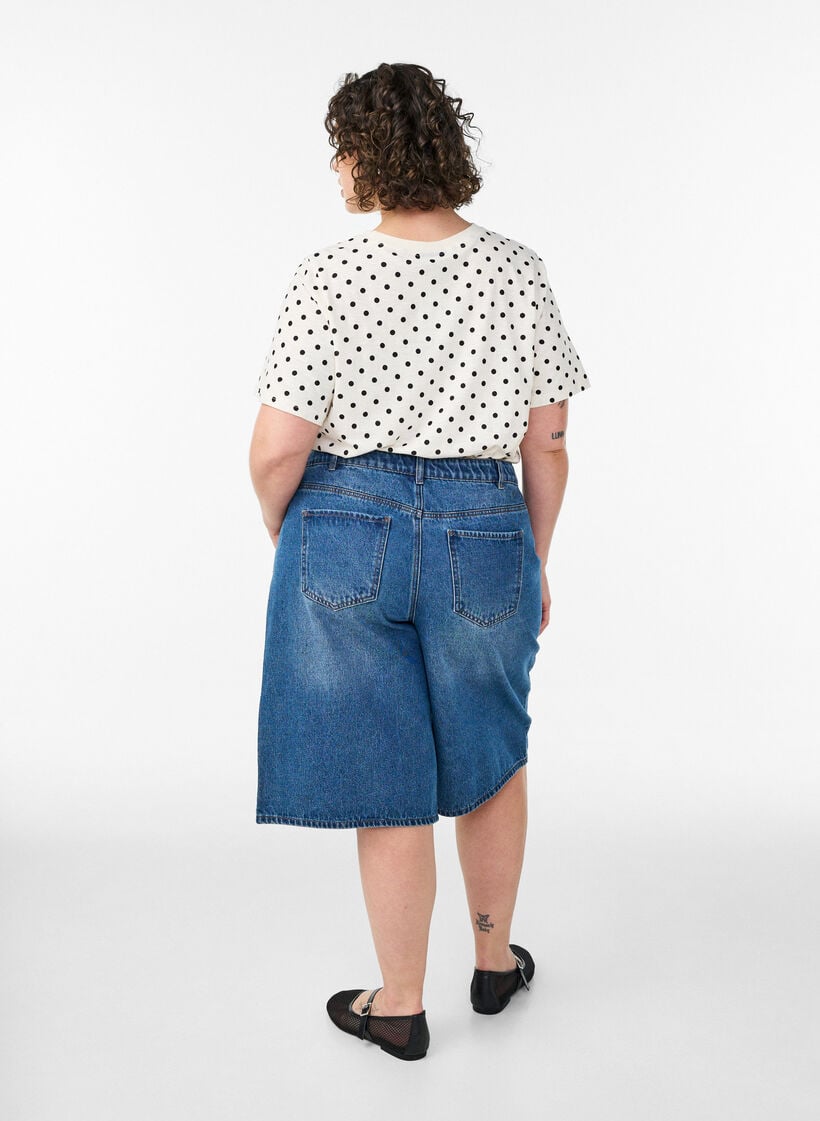 Hoch taillierte Shorts aus Denim, Blau, Model image number 1