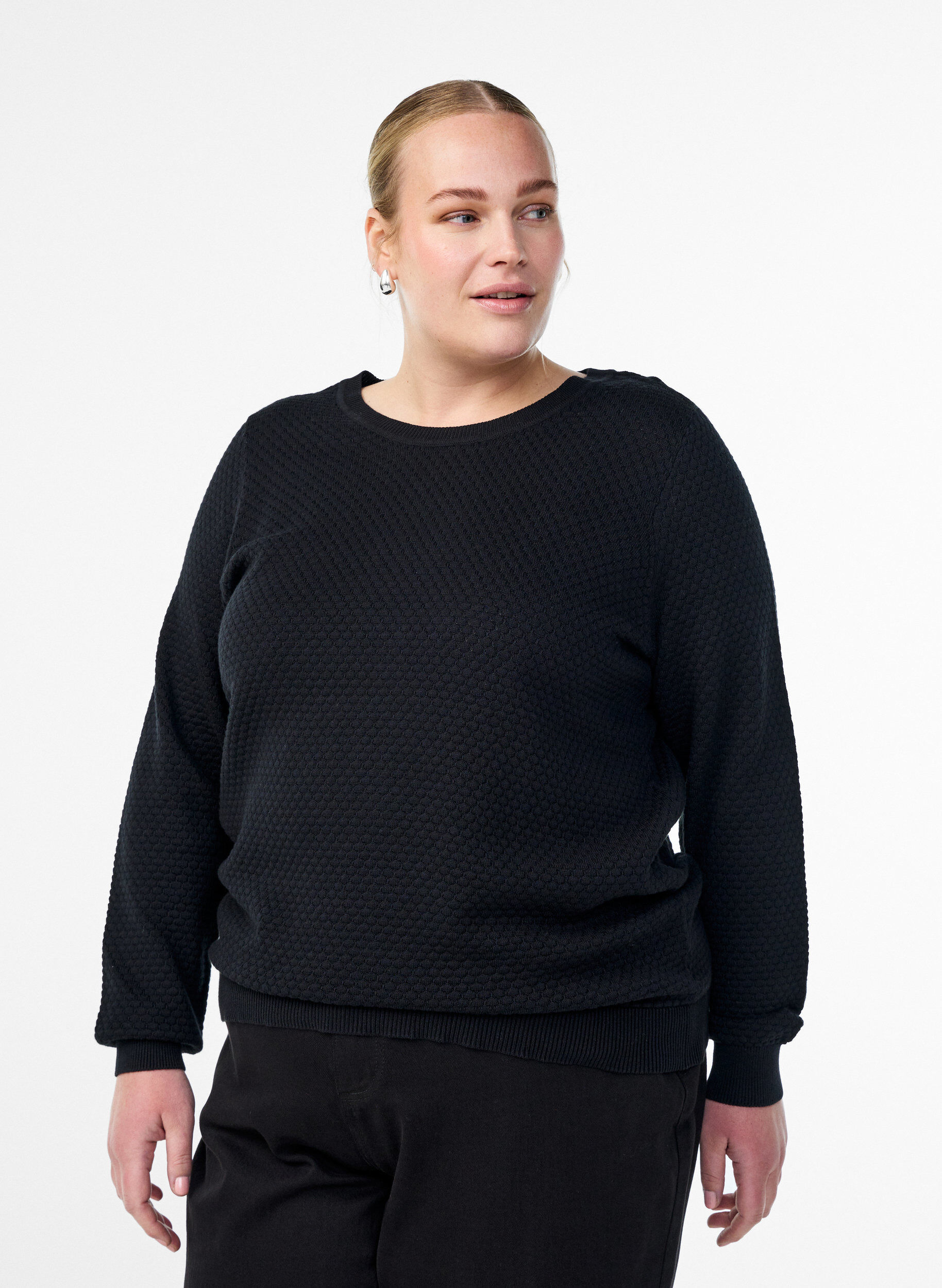 Zizzi Strickbluse aus Baumwolle mit Strukturmuster, Schwarz, Model image number 0
