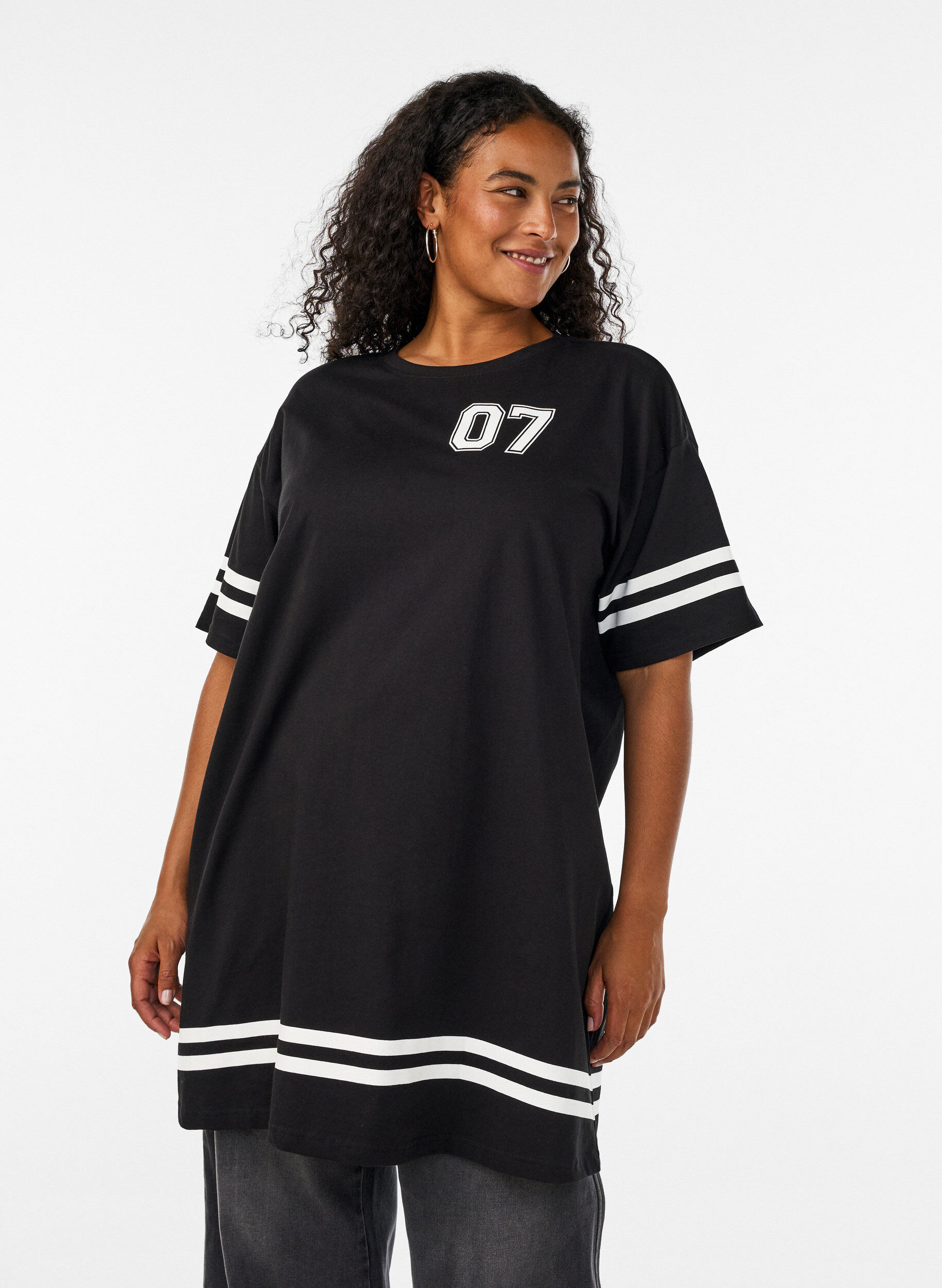ZizziSportliches T-Shirtkleid aus Baumwolle, Schwarz, Model image number 0