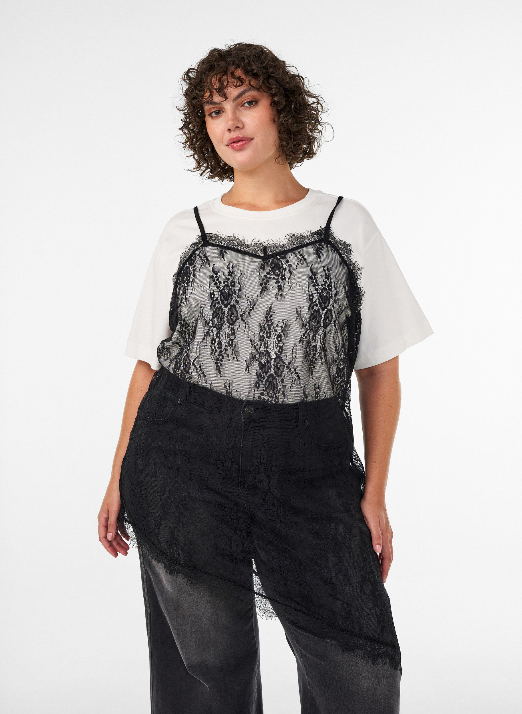 ZizziSpitzenkleid mit asymmetrischem Schnitt, Schwarz, Model image number 0