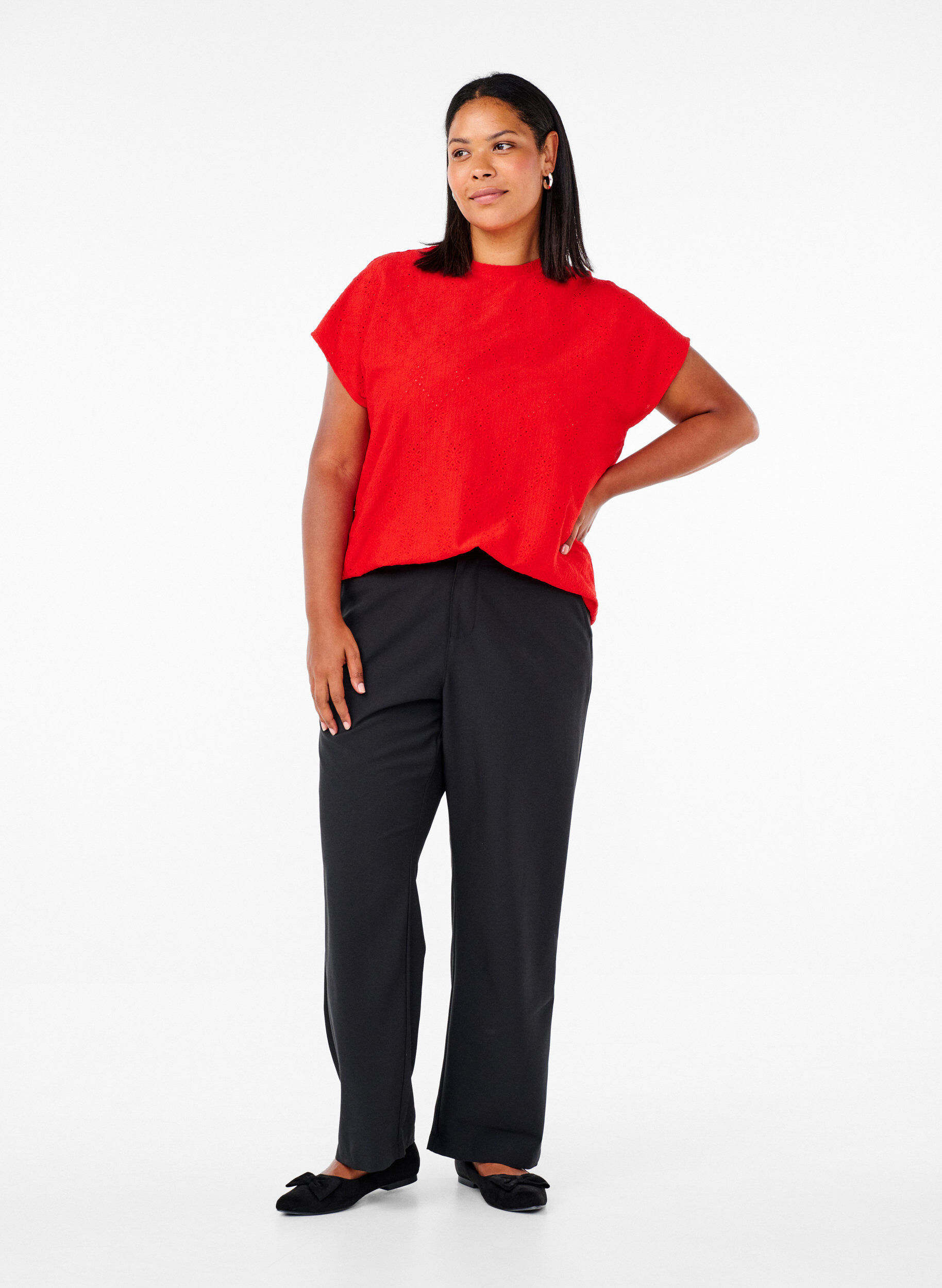 Zizzi Bluse mit kurzen &Auml;rmeln und floralen Stickereien, Flame Scarlet, Model image number 2