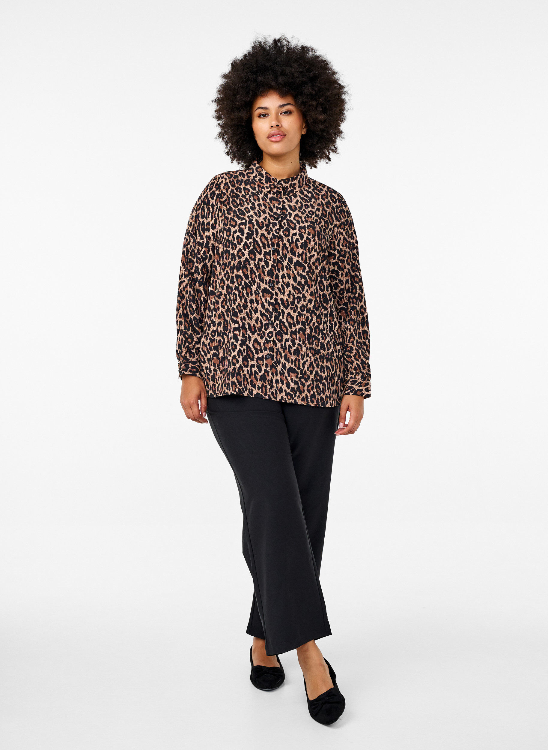 Zizzi Bluse mit Leopardenmuster, Braun, Model image number 1