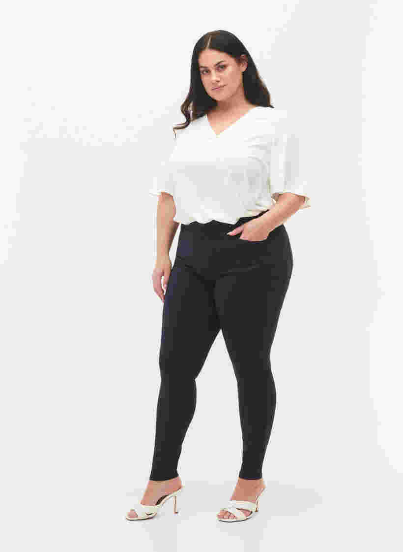 Super Slim Amy Jeans mit hoher Taille, Night Sky, Model