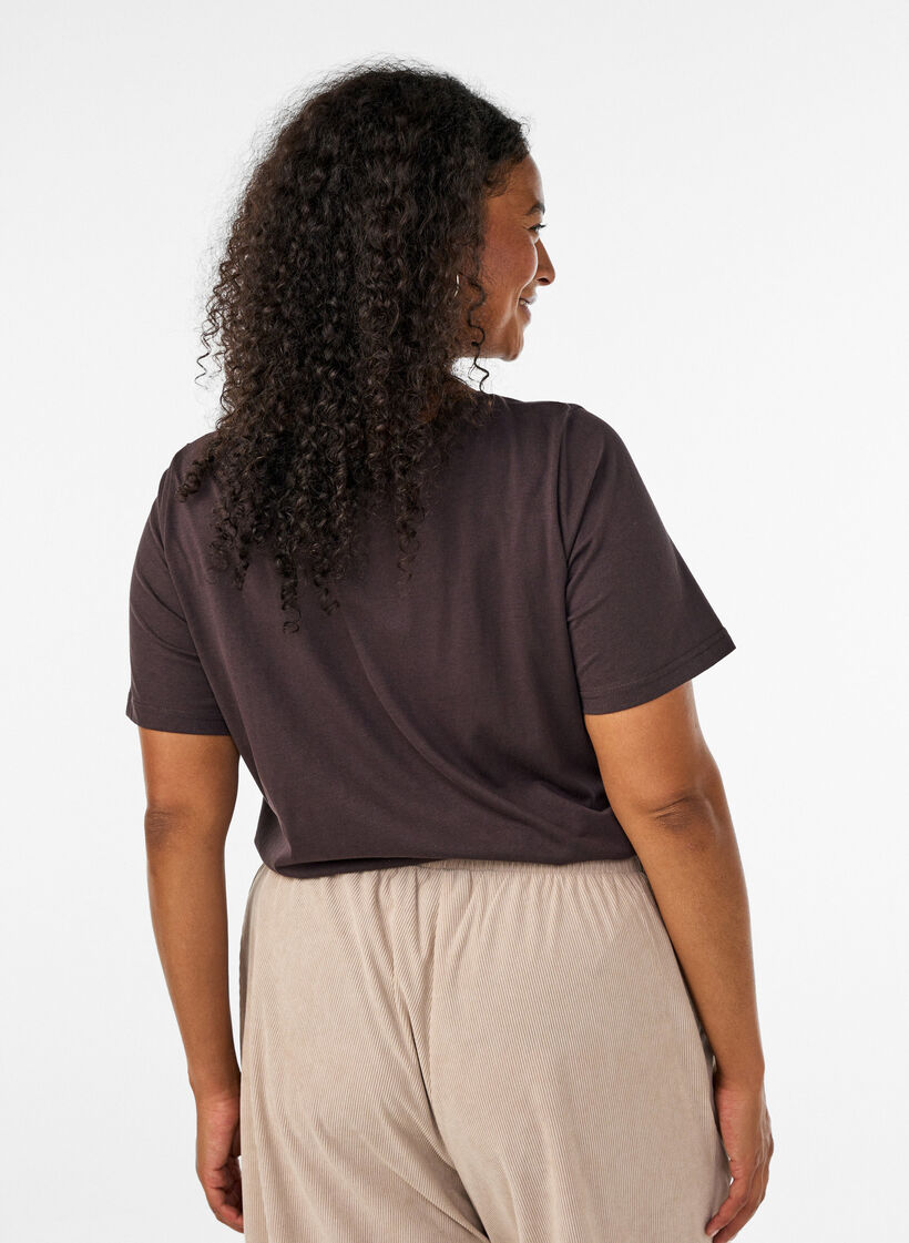 T-Shirt mit Print, Braun, Model image number 2