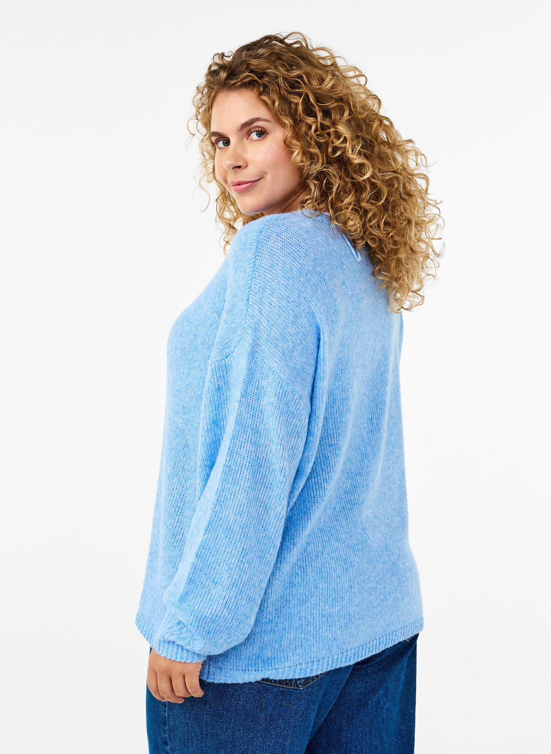 Zizzi Lang&auml;rmliger Strickpullover mit Wollanteil und Rundhalsausschnitt, Della R. Blue Mel., Model image number 1