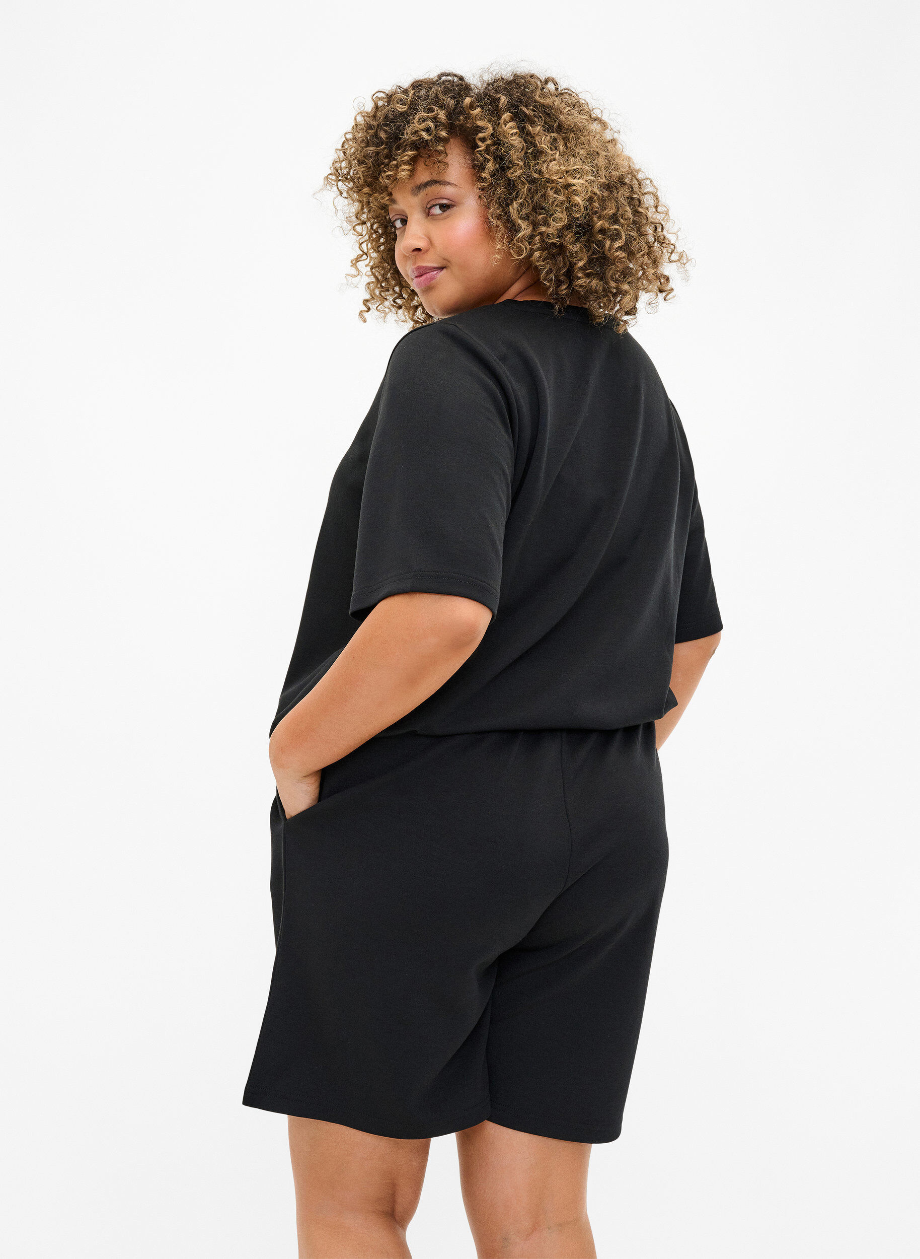 Zizzi T-Shirt aus Modalgemisch, Schwarz, Model image number 2