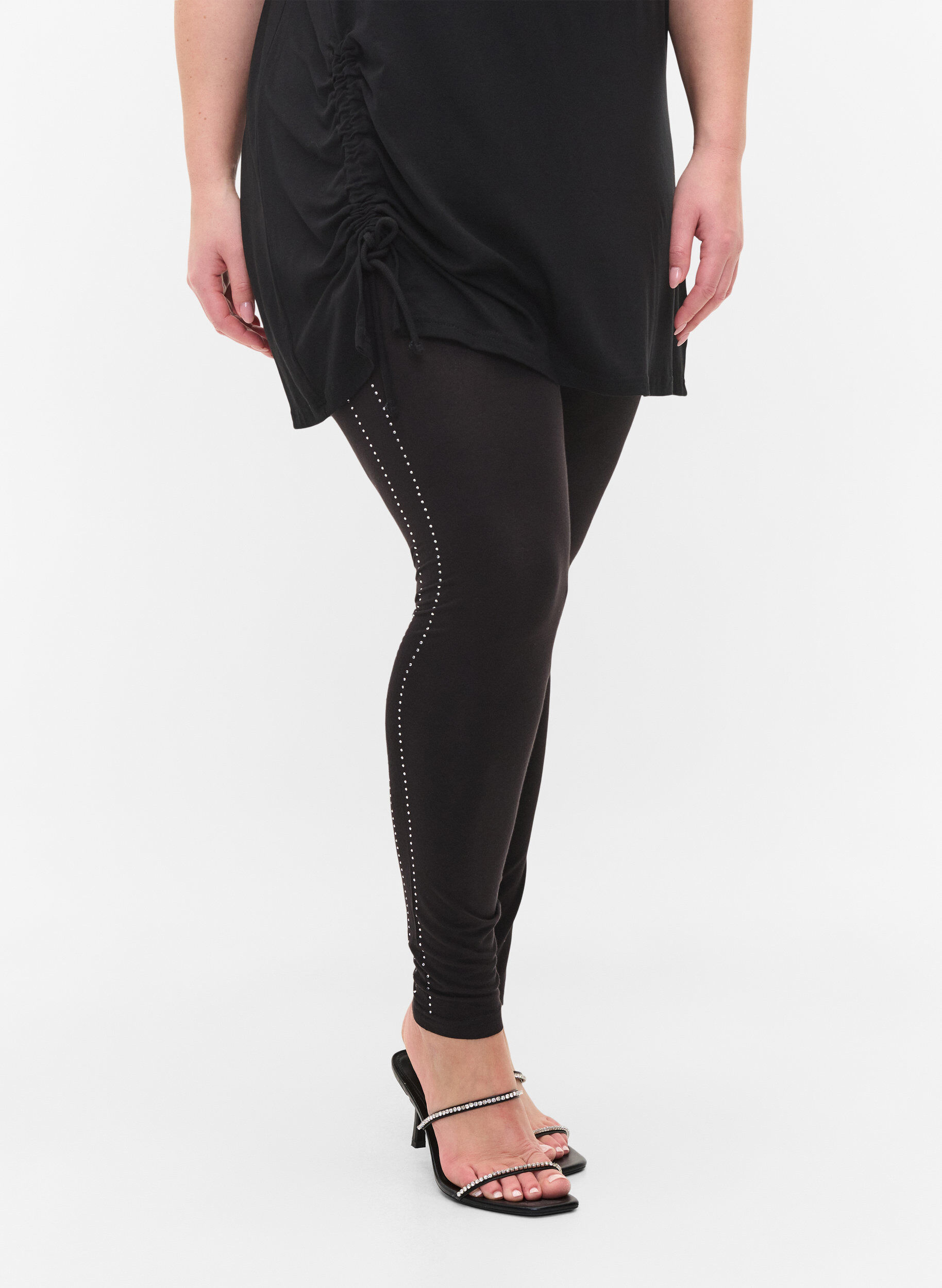 Zizzi Leggings aus Viskose mit Ziersteinen an der Seite, Black, Model image number 2
