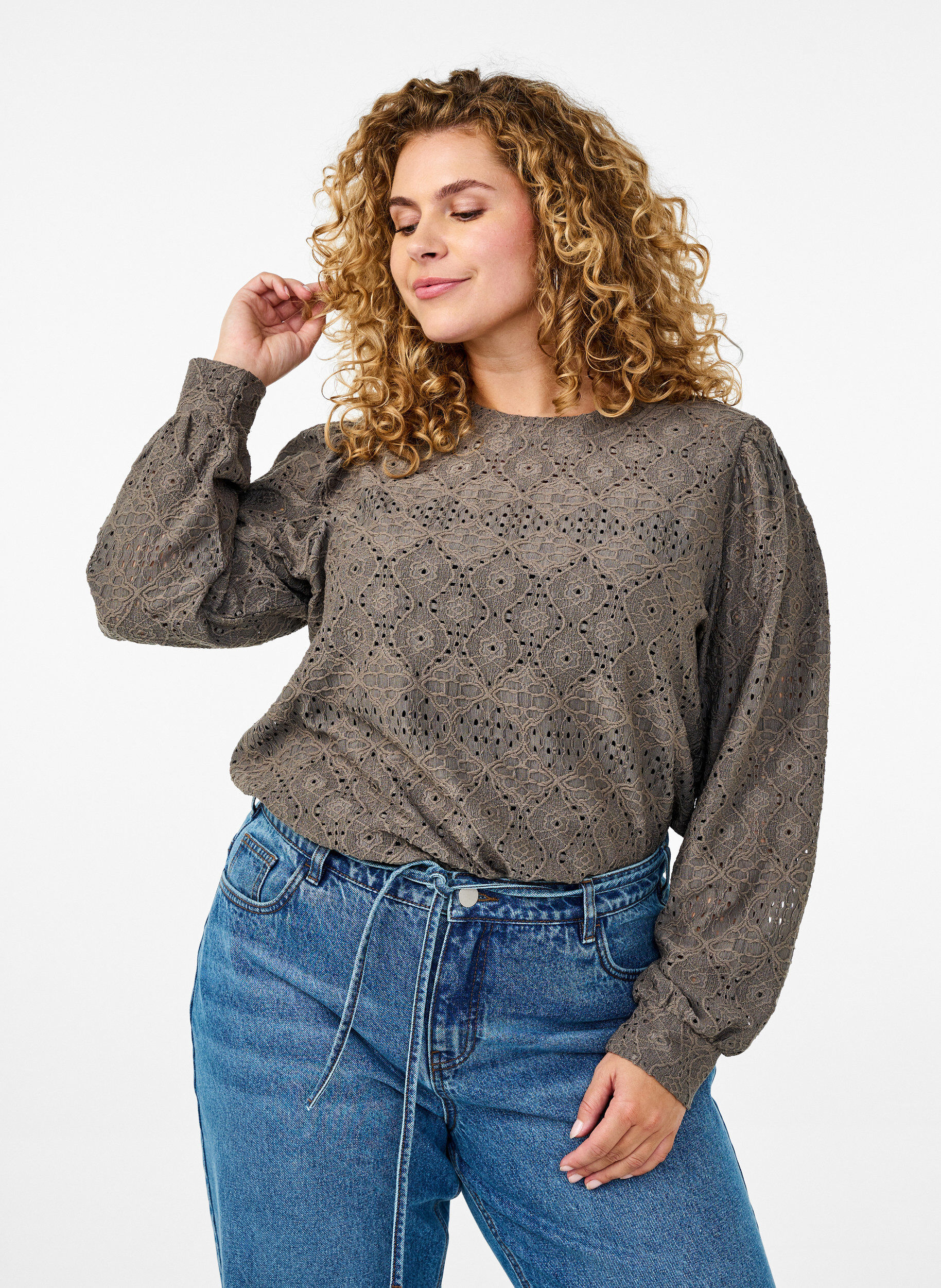 Zizzi Lang&auml;rmlige Bluse mit Lochmuster, Braun, Model image number 0