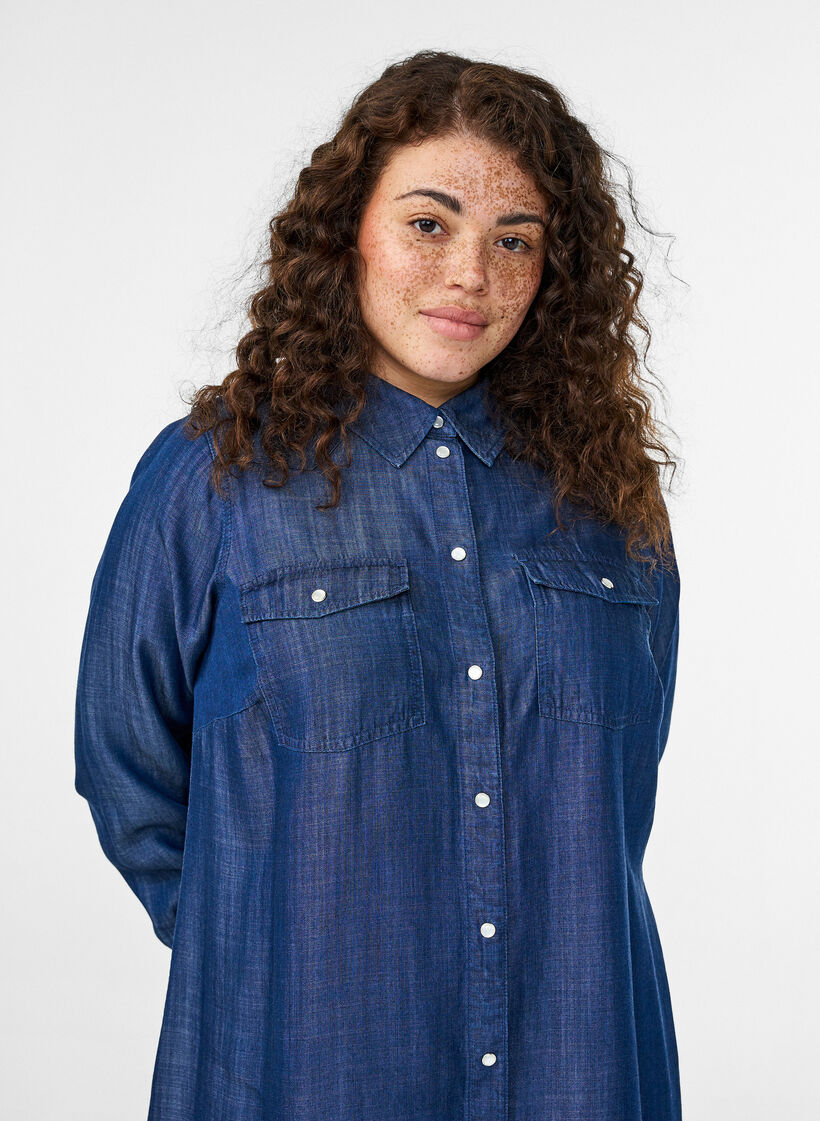 Kurzes Denimkleid aus Lyocell mit Druckknöpfen, Blau, Model image number 2