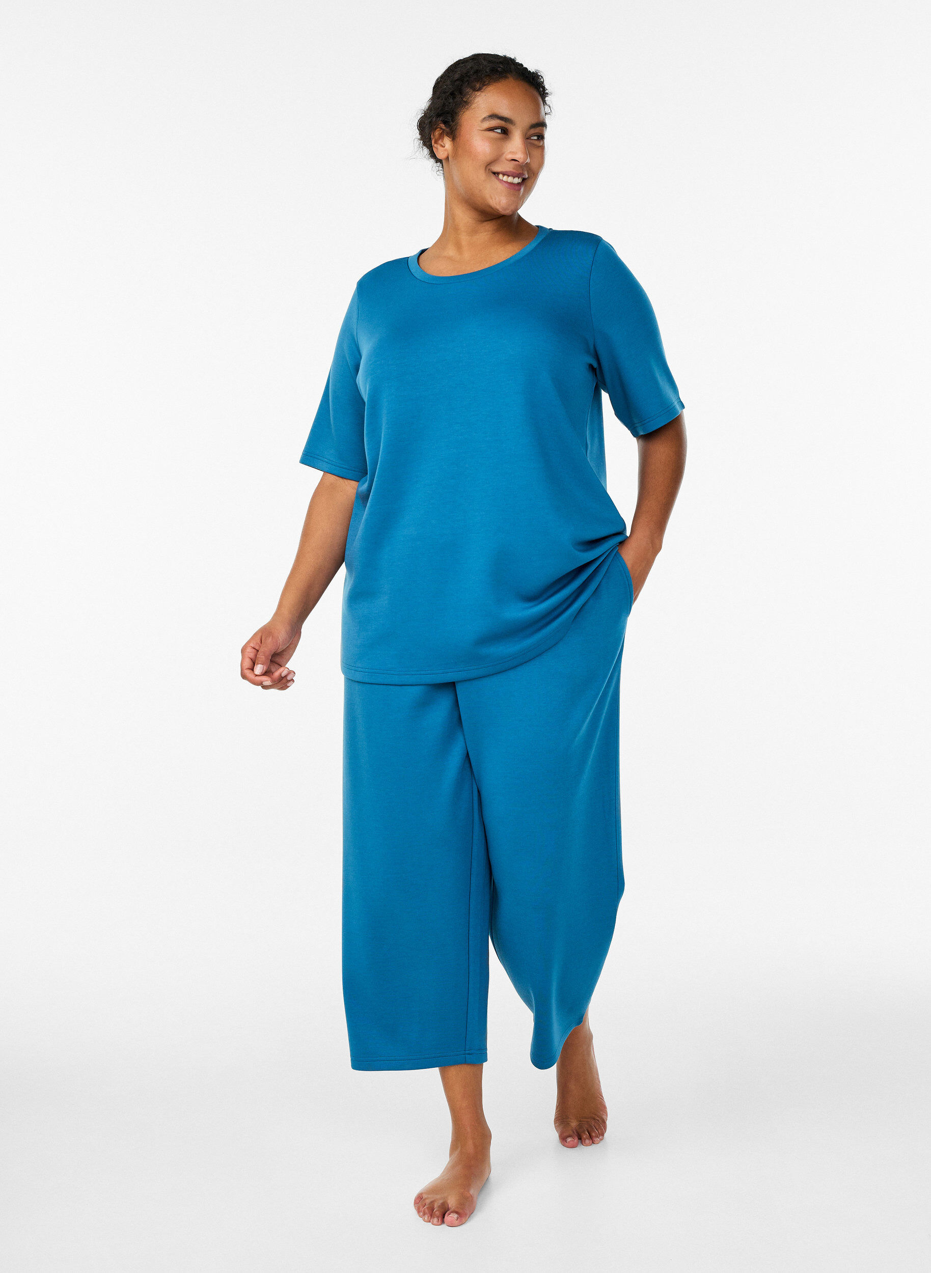 7/8-Hose aus Modal-Mischung mit Taschen, Petrol, Model