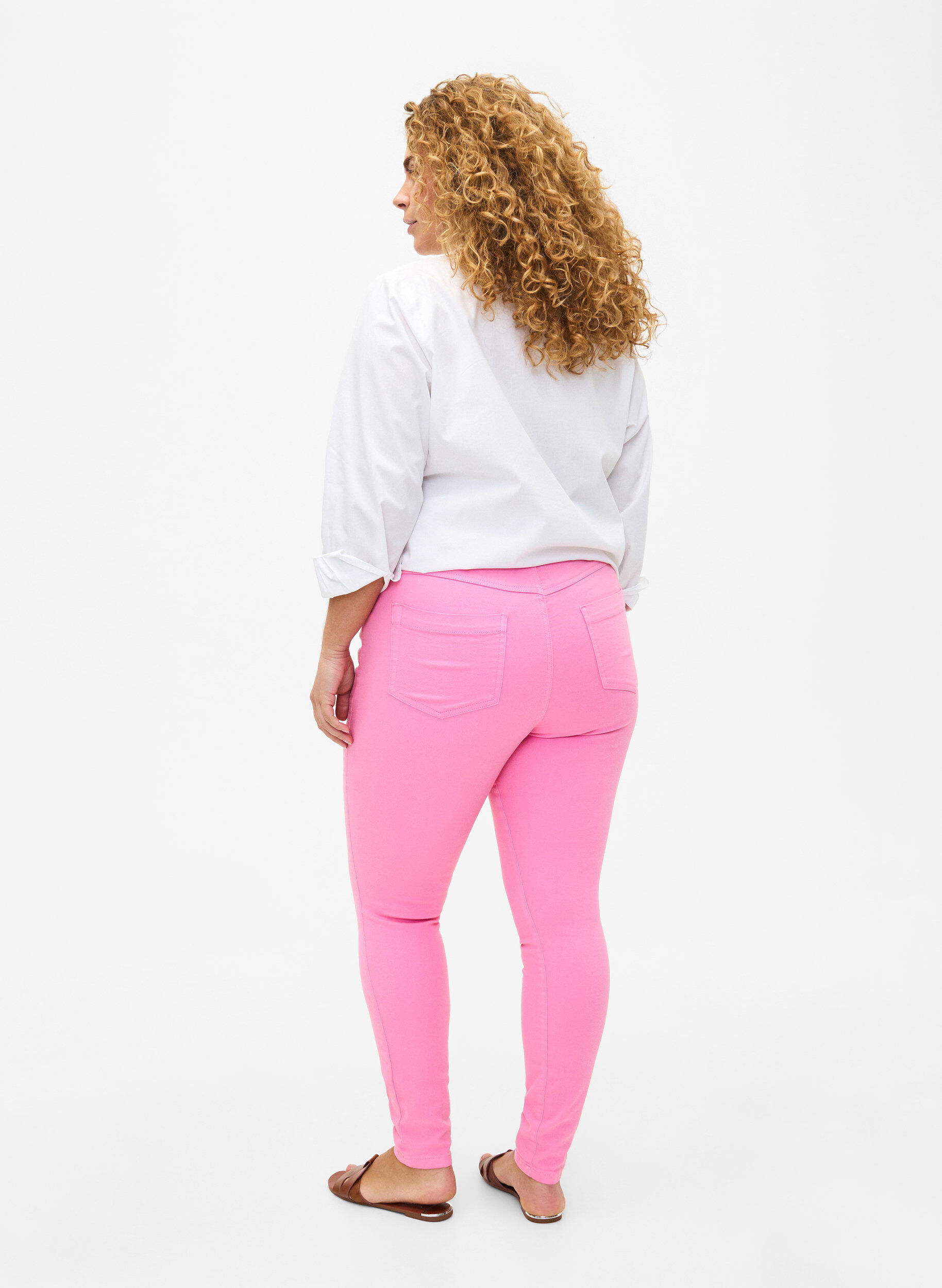 Zizzi Super Slim Fit Amy Jeans mit hoher Taille, Rosebloom, Model image number 1