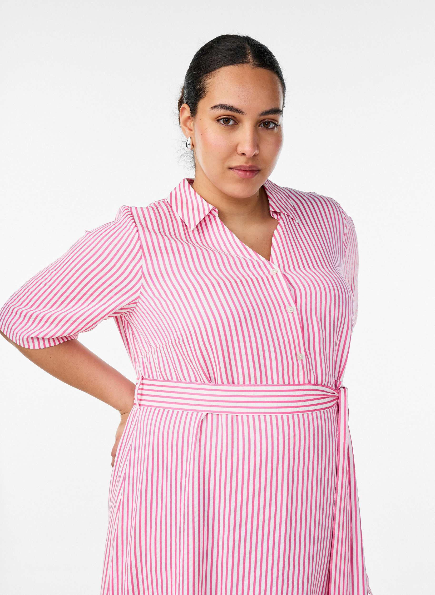 ZizziKn&ouml;chellanges Hemdblusenkleid mit Bindeg&uuml;rtel und Streifen, Pink, Model image number 2