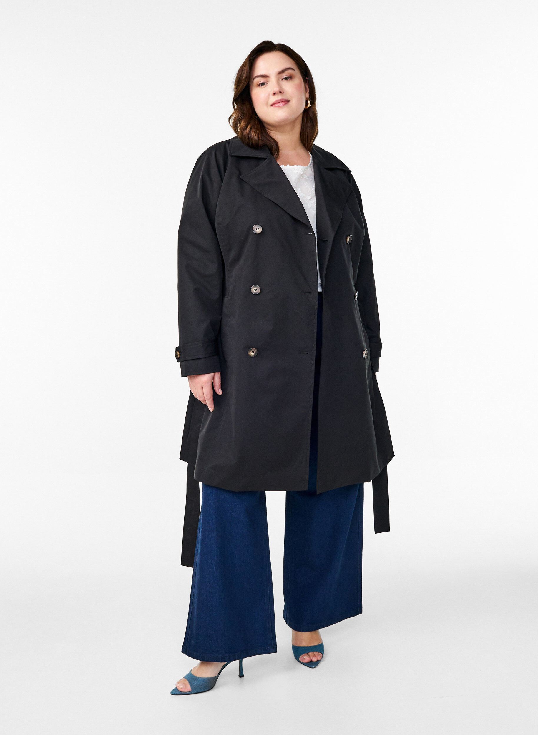 Zizzi Trenchcoat in Midi-L&auml;nge mit G&uuml;rtel, Black, Model image number 2