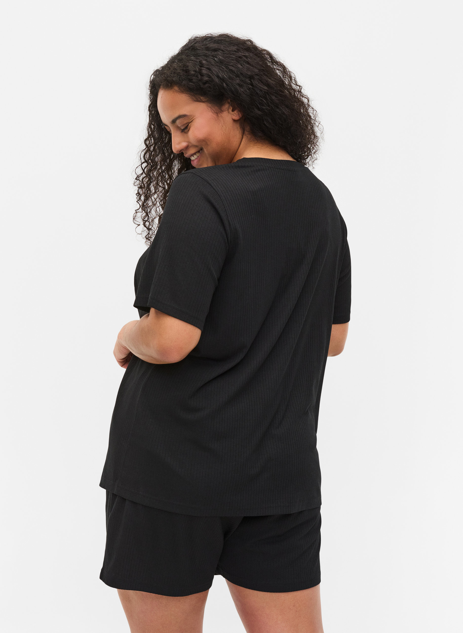 Kurzarm T-Shirt in Rippqualität, Black, Model