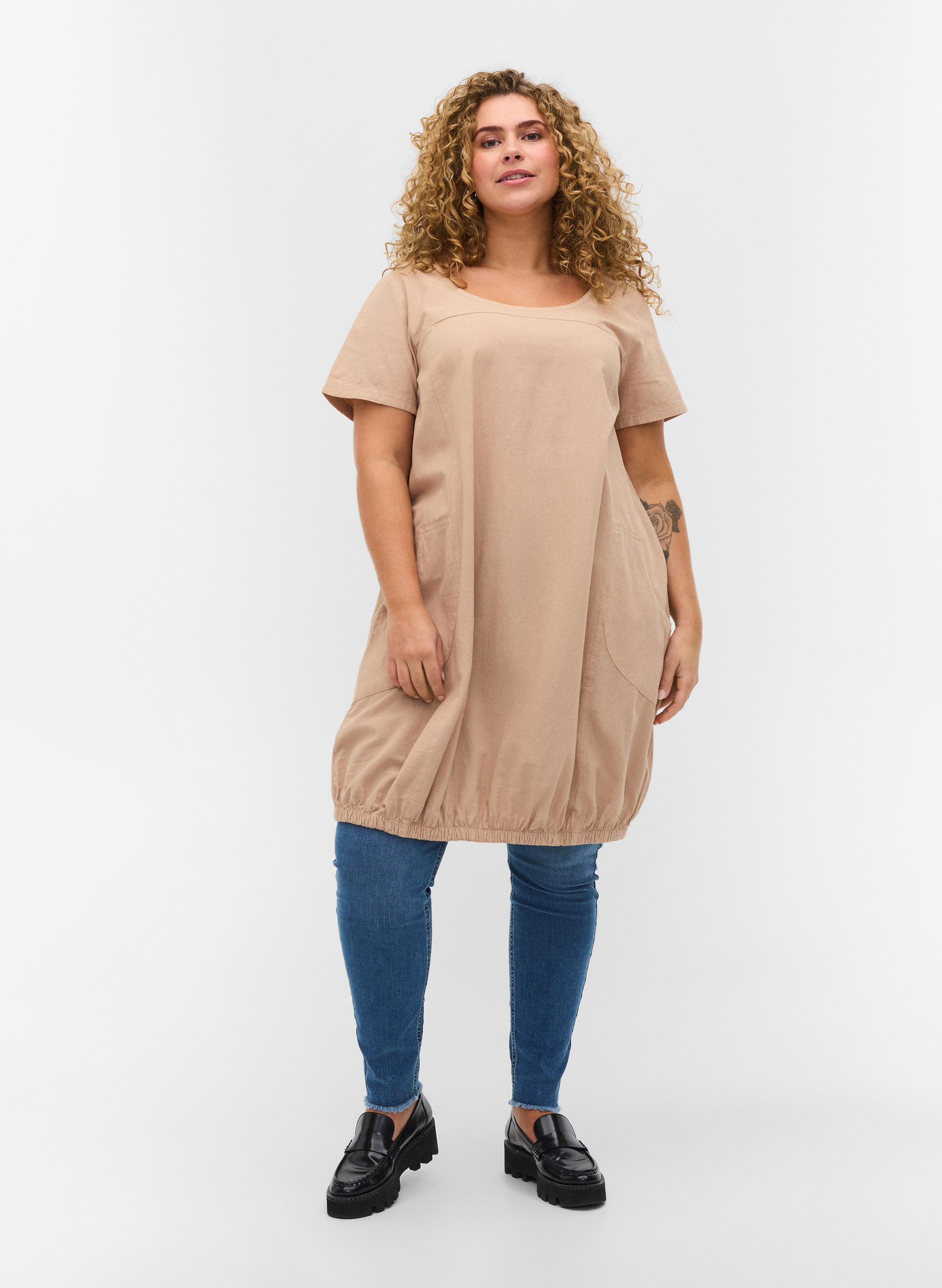 Kurzarm Kleid aus Baumwolle, Light Taupe, Model image number 2