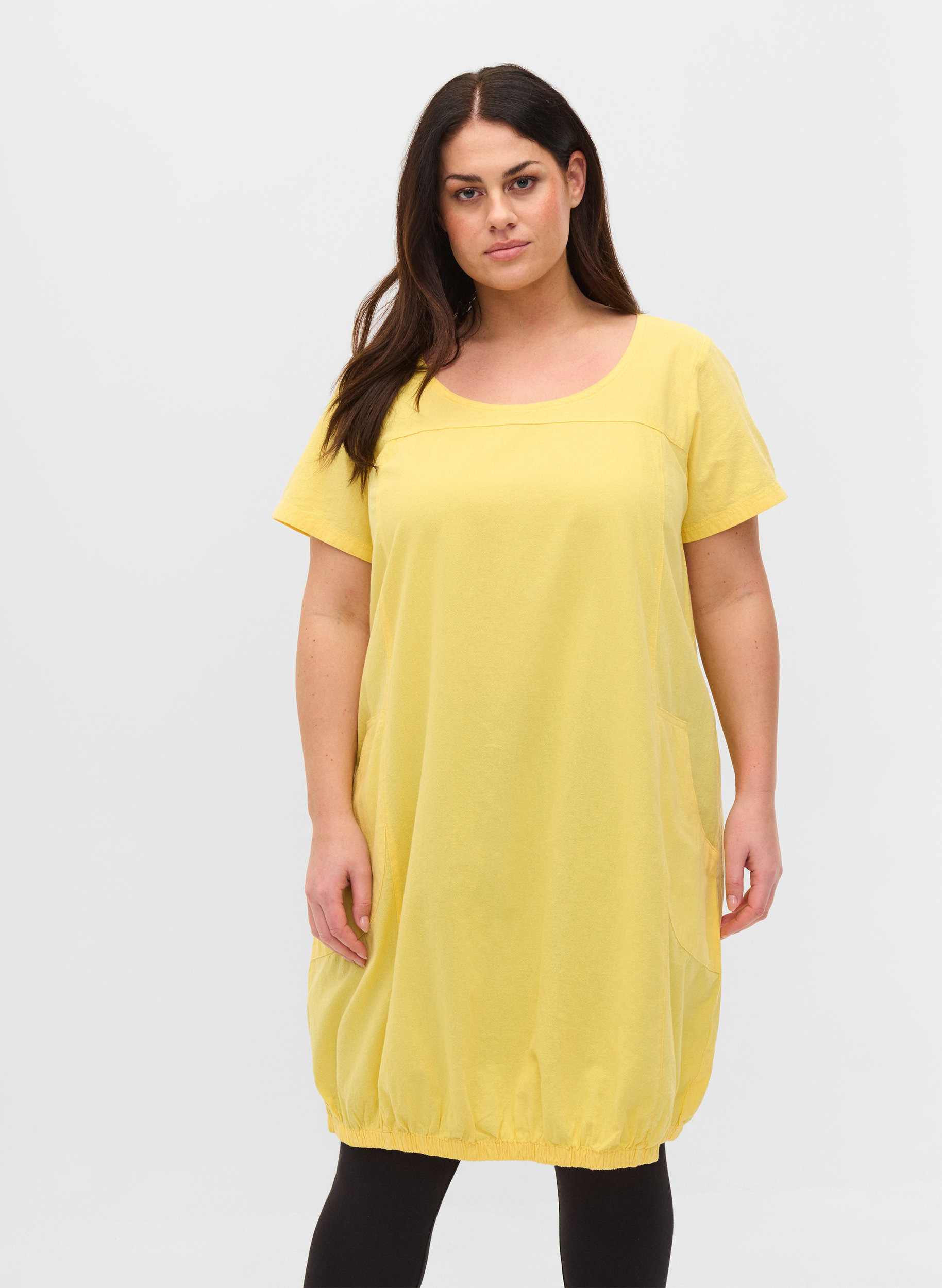 Kurzarm Kleid aus Baumwolle, Goldfinch, Model