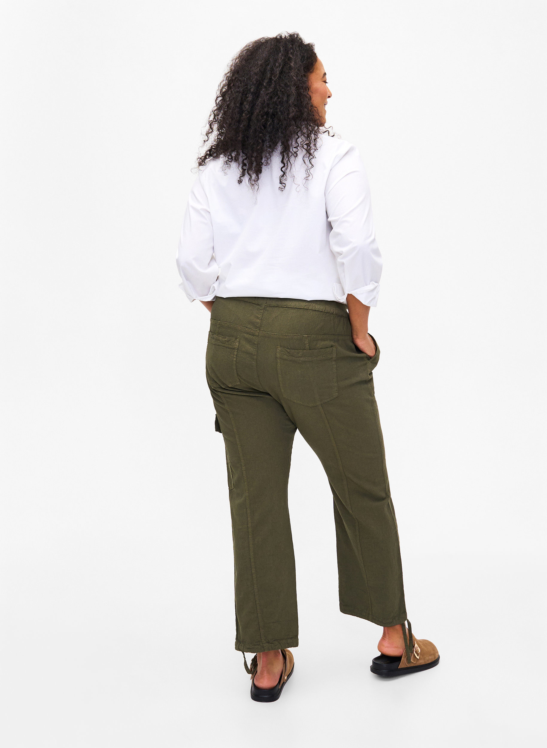 Lockere Hose aus Baumwolle, Ivy Green, Model