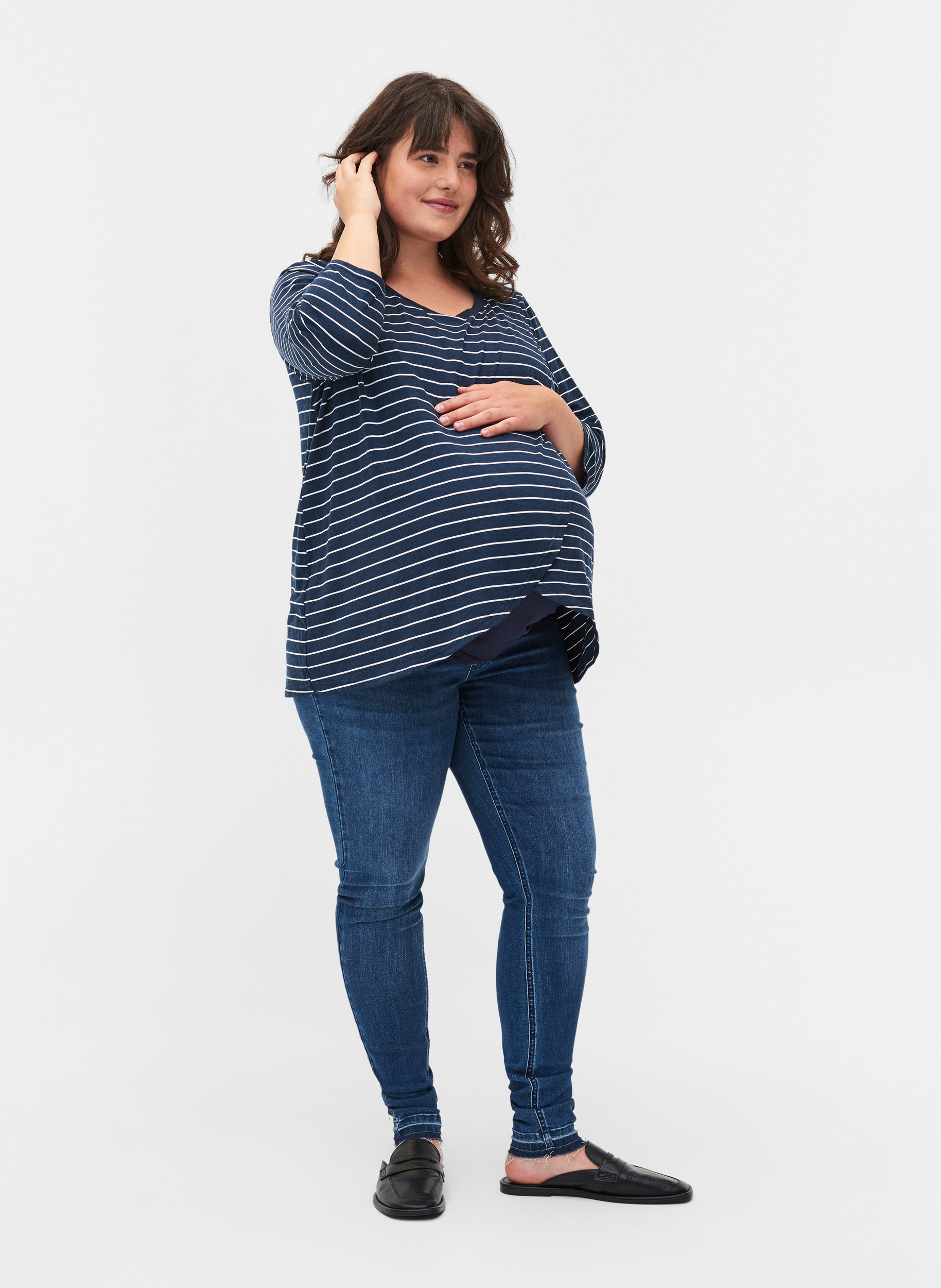 Gestreifte Schwangerschaftsbluse mit 3/4-Ärmeln, Blue Stripe , Model image number 2
