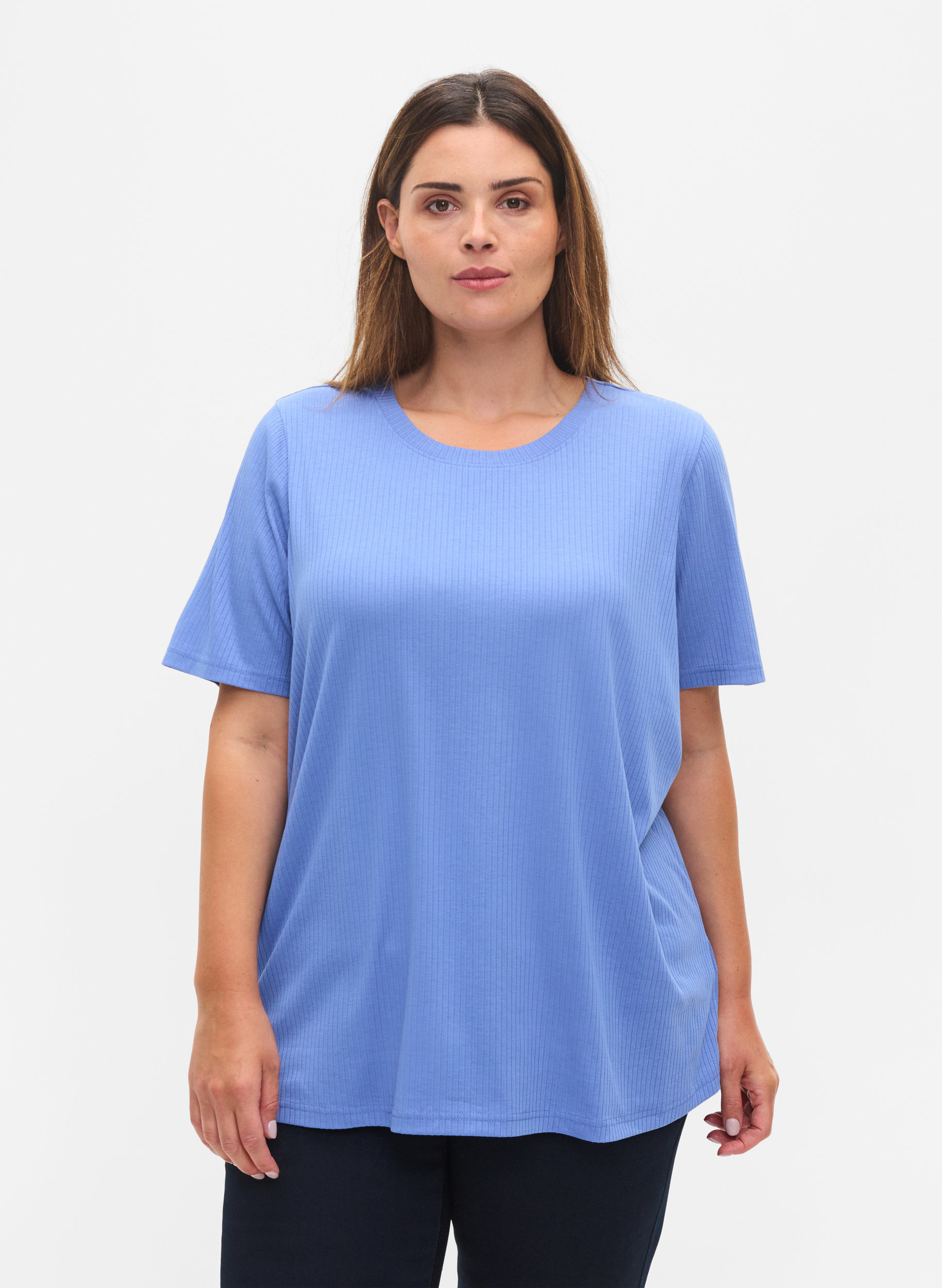 Kurzarm T-Shirt in Rippqualität, Wedgewood, Model