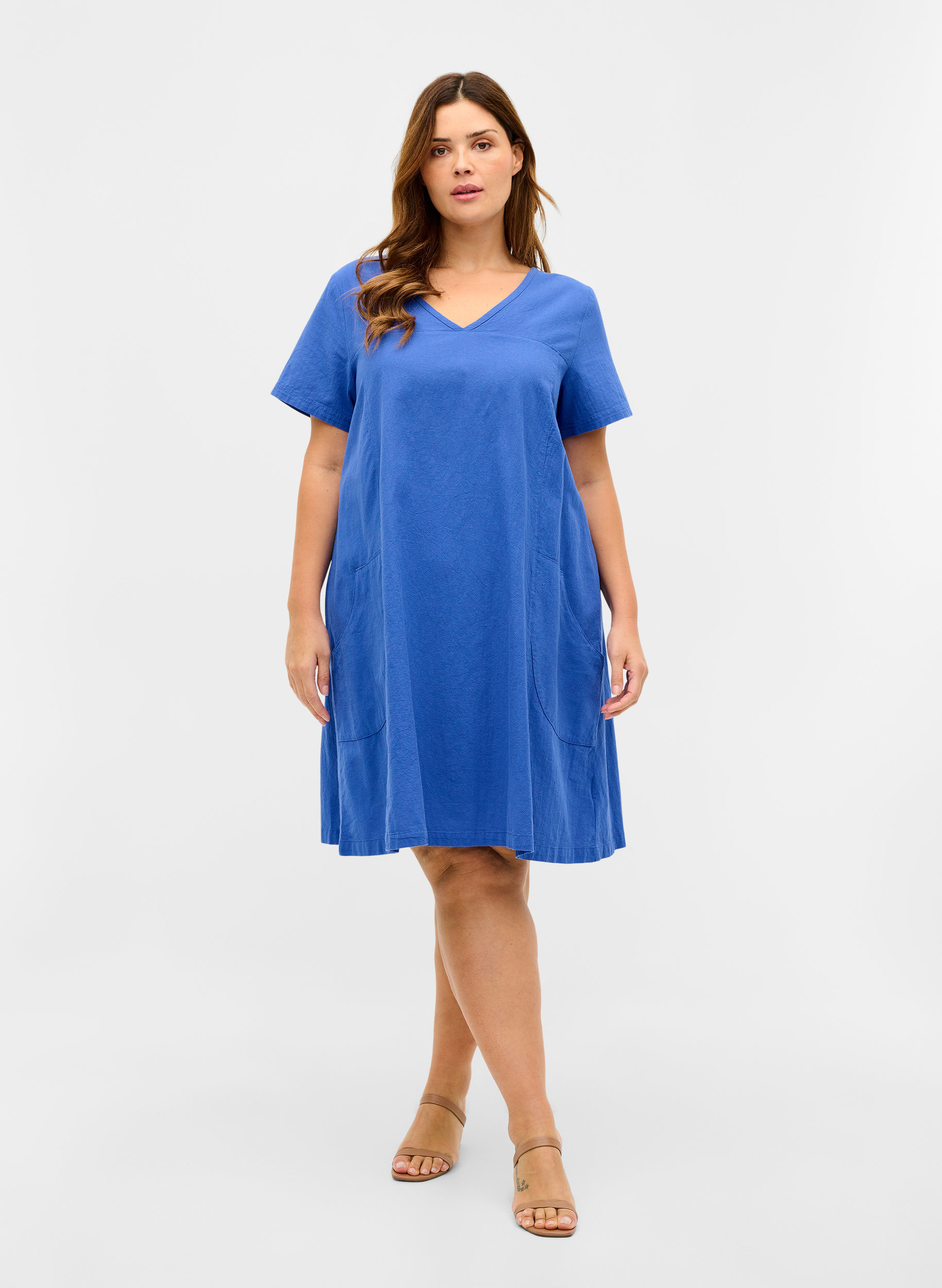 Kurzarm Kleid aus Baumwolle, Dazzling Blue, Model image number 2
