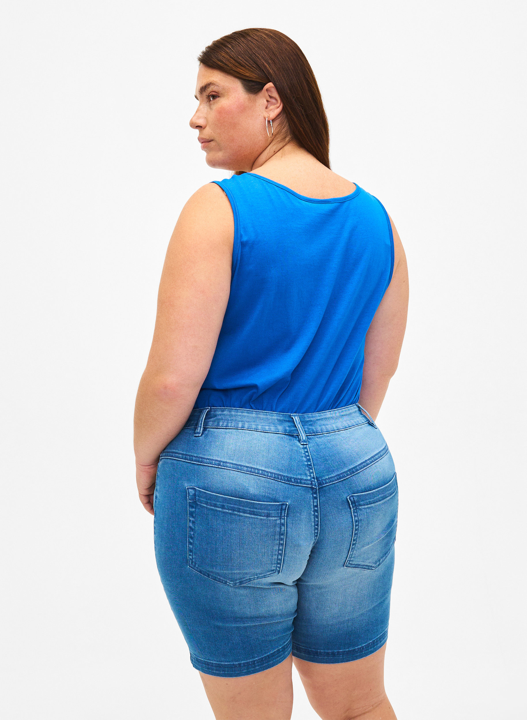 Slim Fit Emily Shorts mit normaler Taille, Light blue denim, Model image number 1