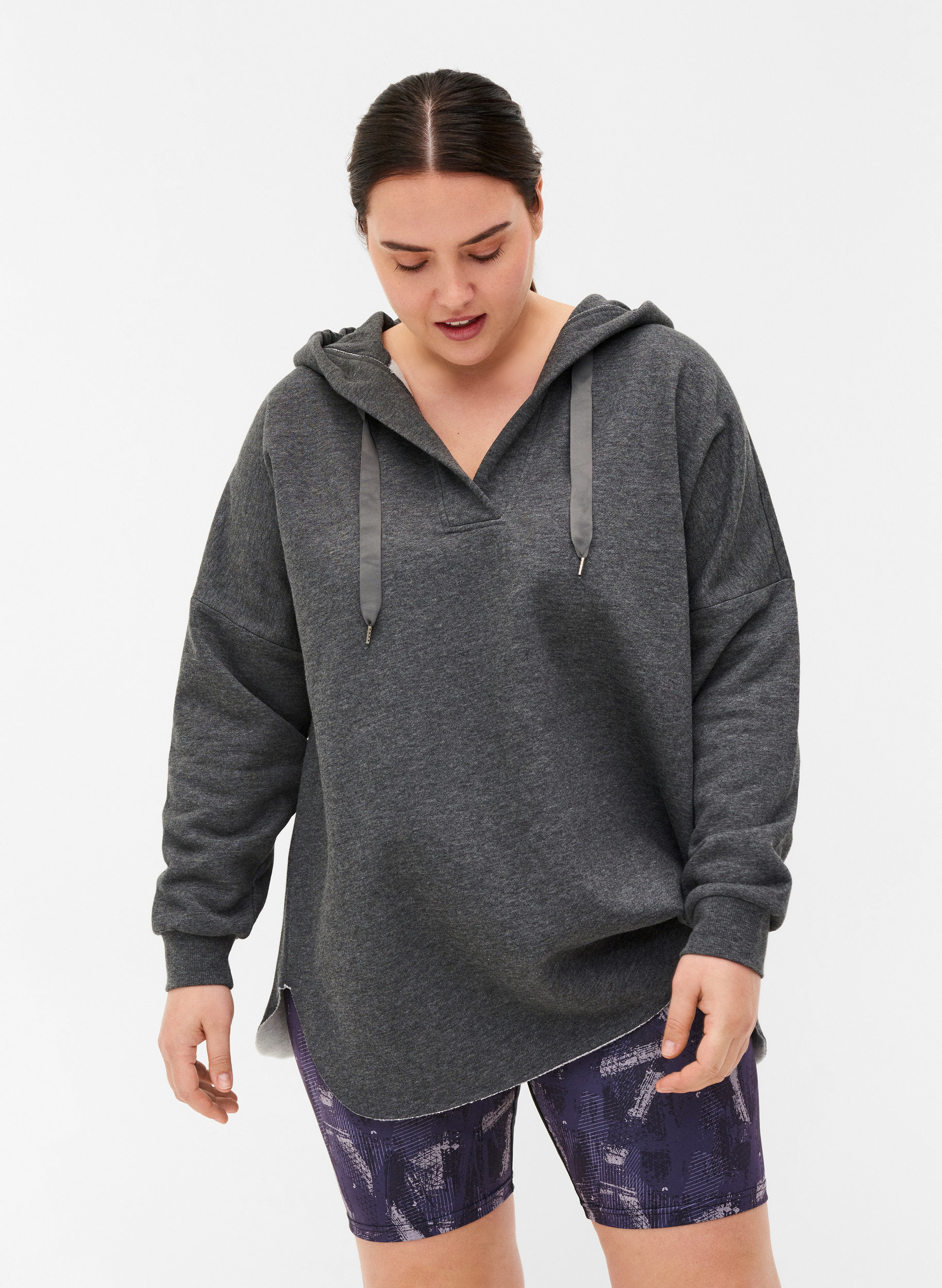 Sweatshirt mit Kapuze und Schlitz, Dark Grey Melange, Model