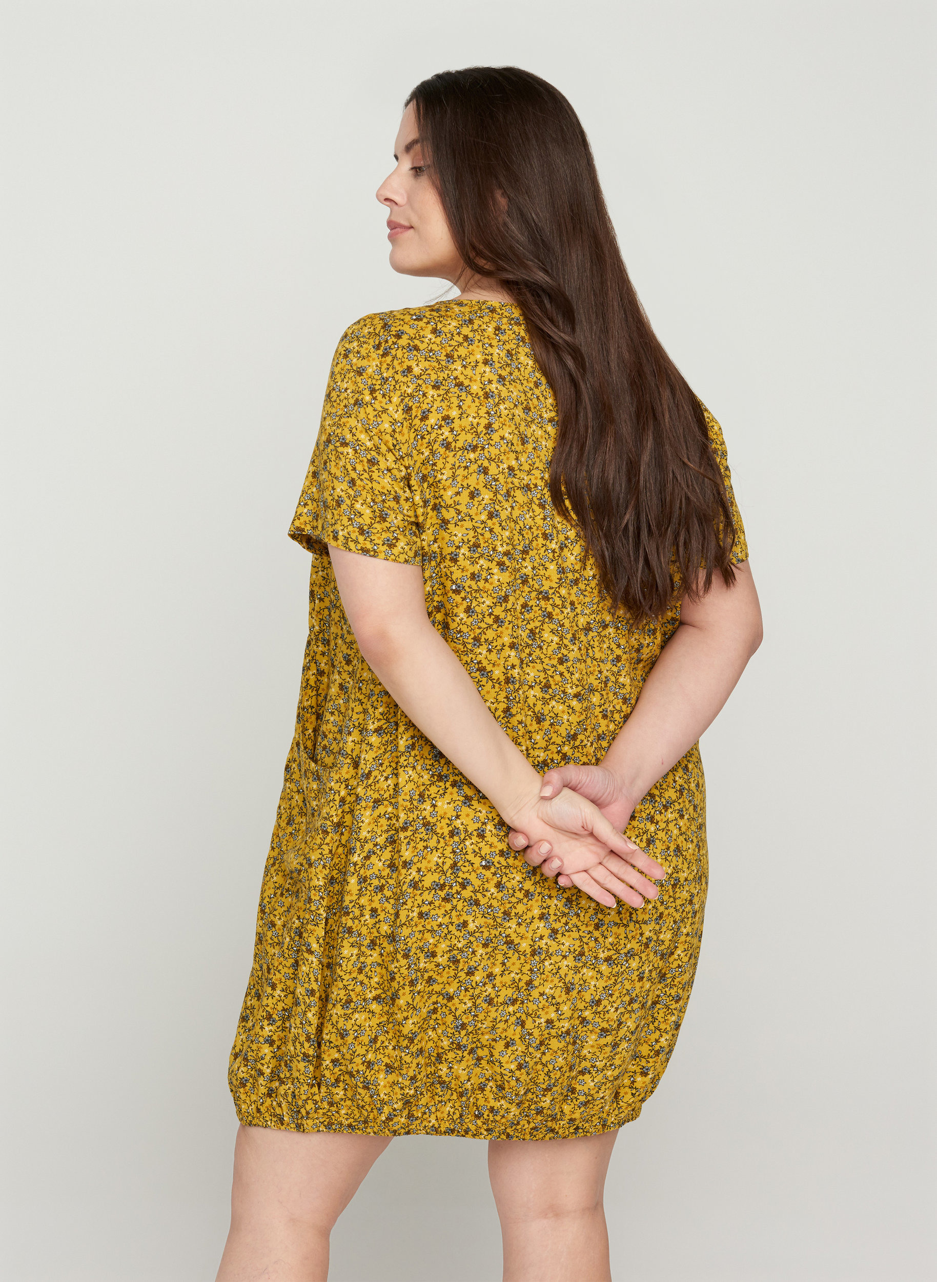 Kurzarm Viskosekleid mit Print, Yellow Ditsy Flower, Model image number 1