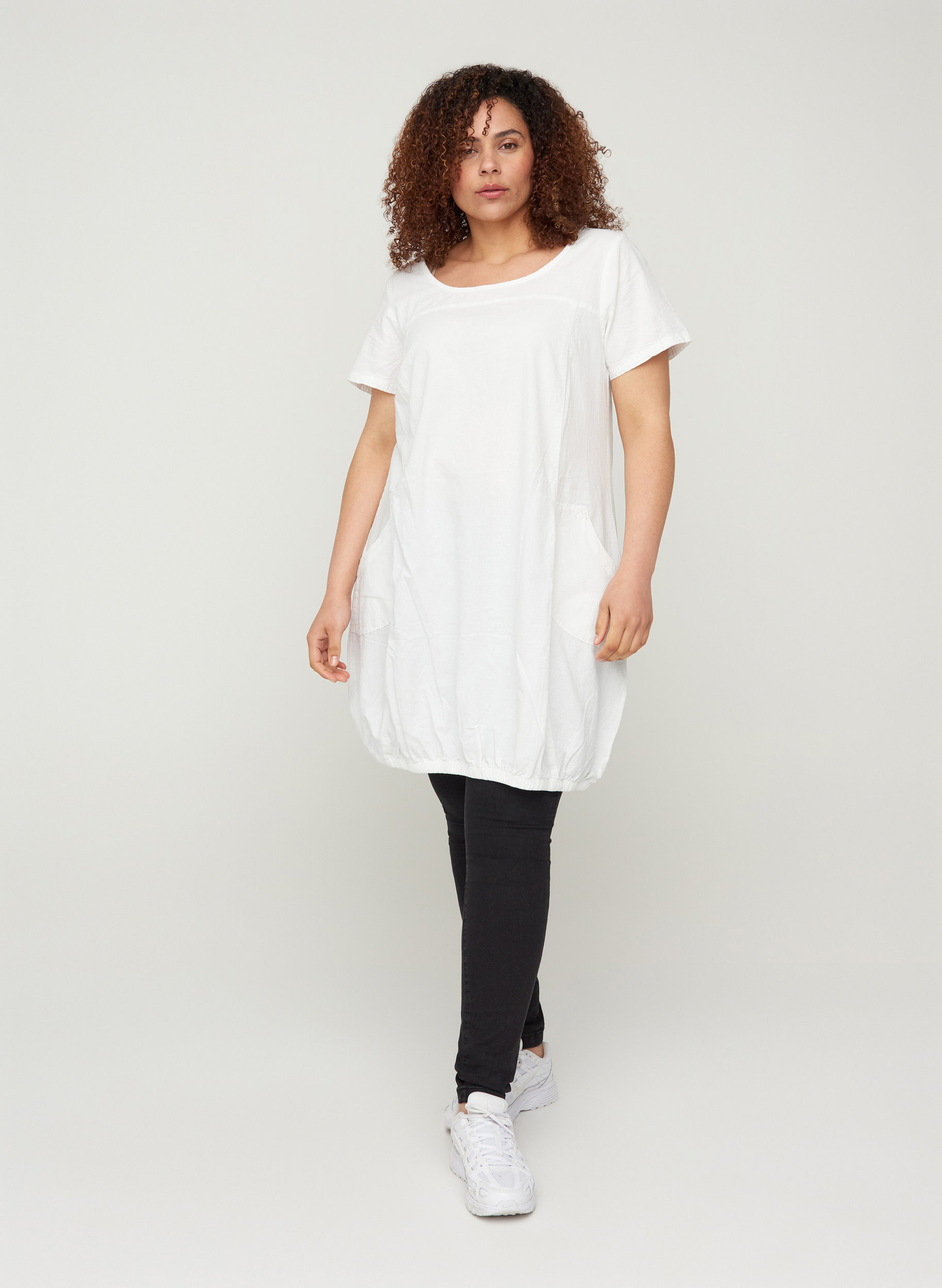 Kurzarm Kleid aus Baumwolle, White, Model image number 2