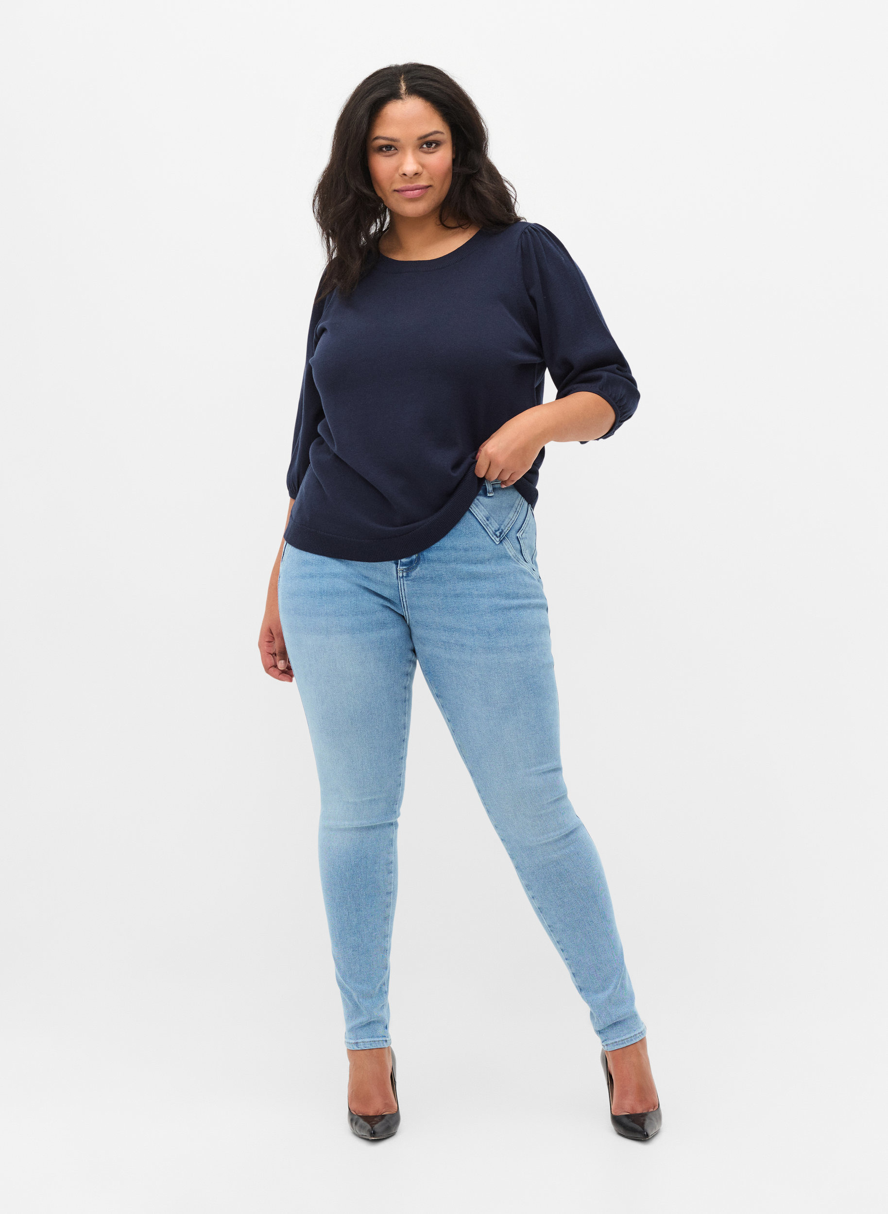 Super Slim Amy Jeans mit markanten Nähten, Light blue, Model image number 0
