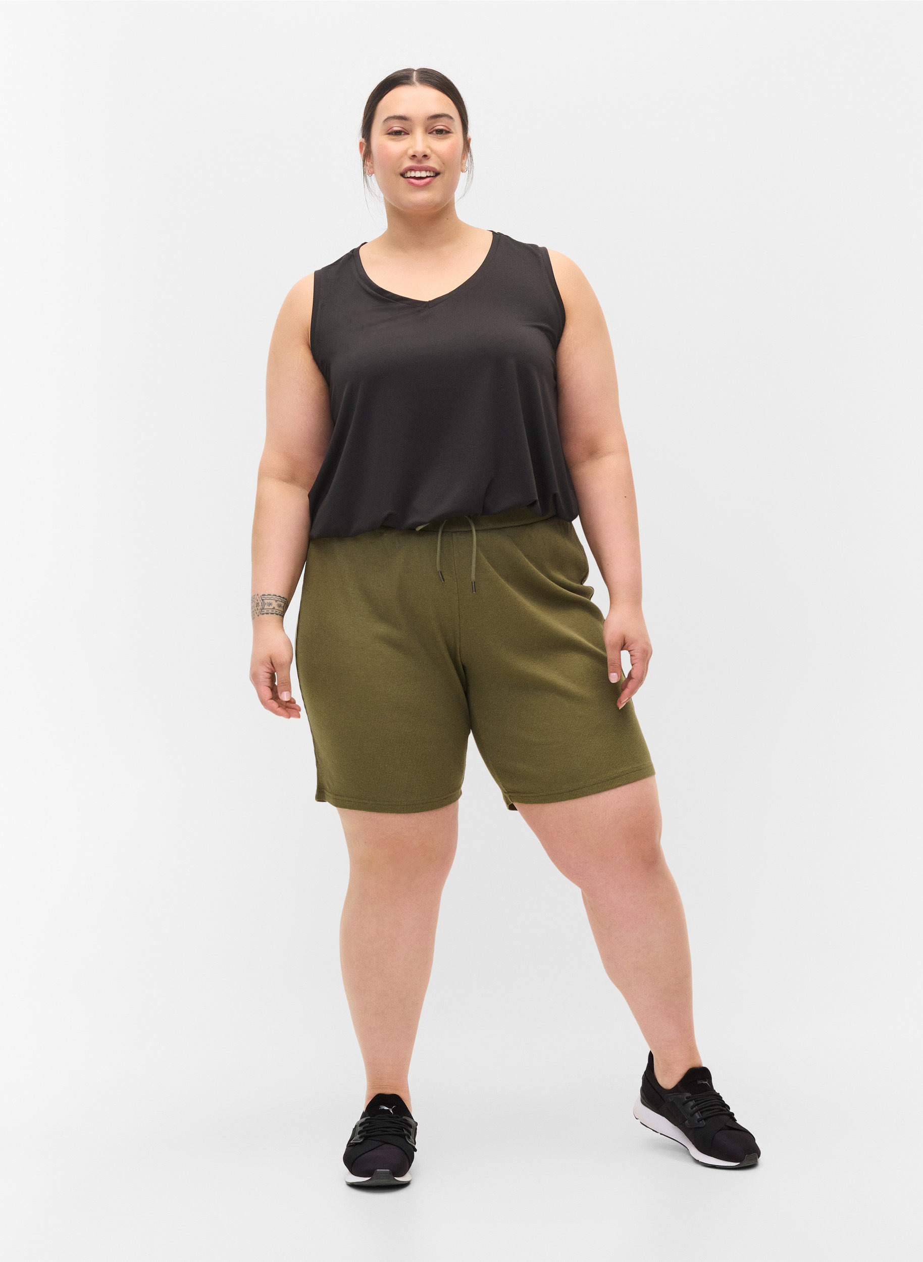 Lockere Shorts mit Ripp, Ivy Green, Model image number 3
