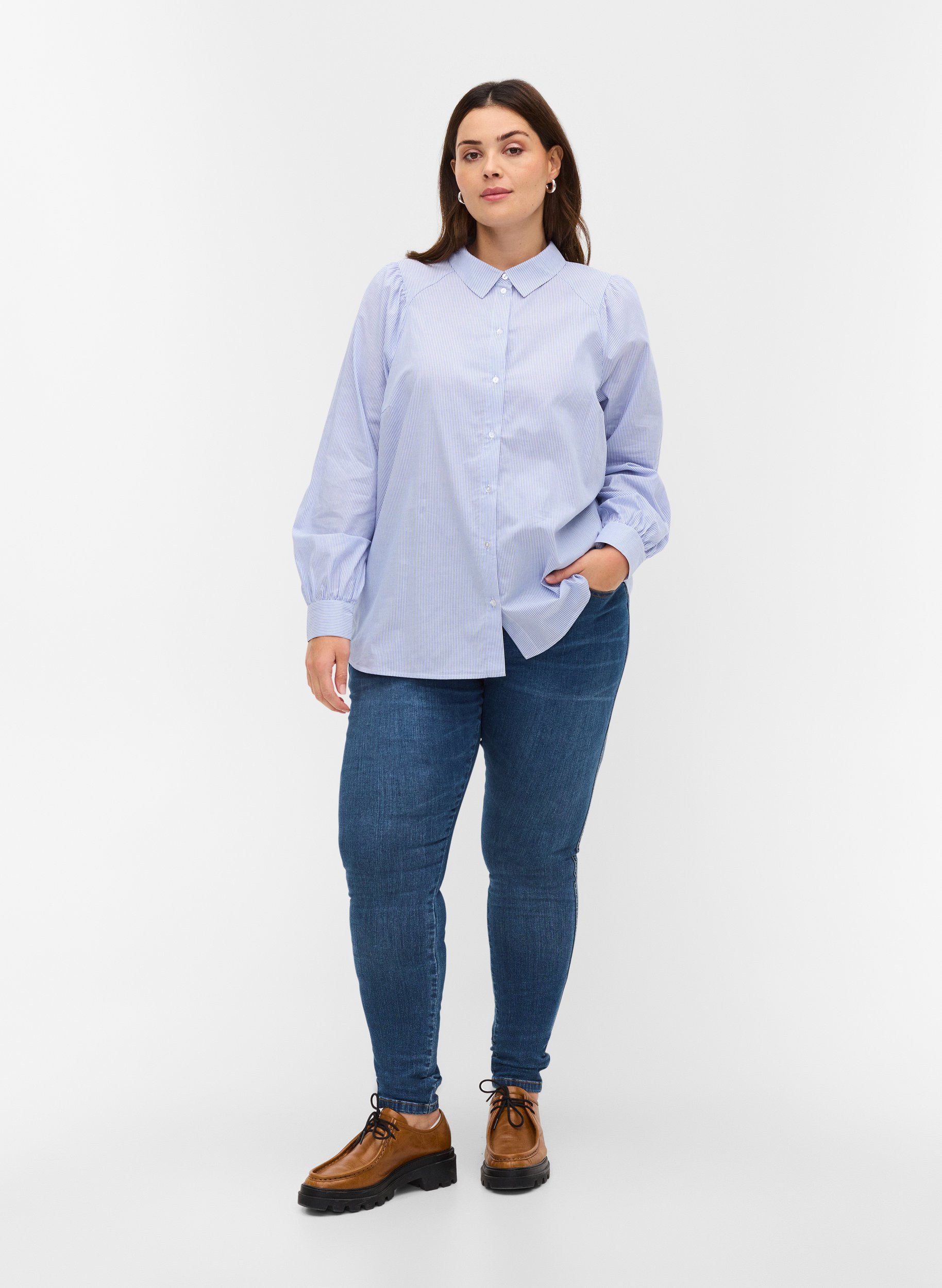 Gestreifte Bluse aus Baumwolle, White/Blue stripe, Model image number 3