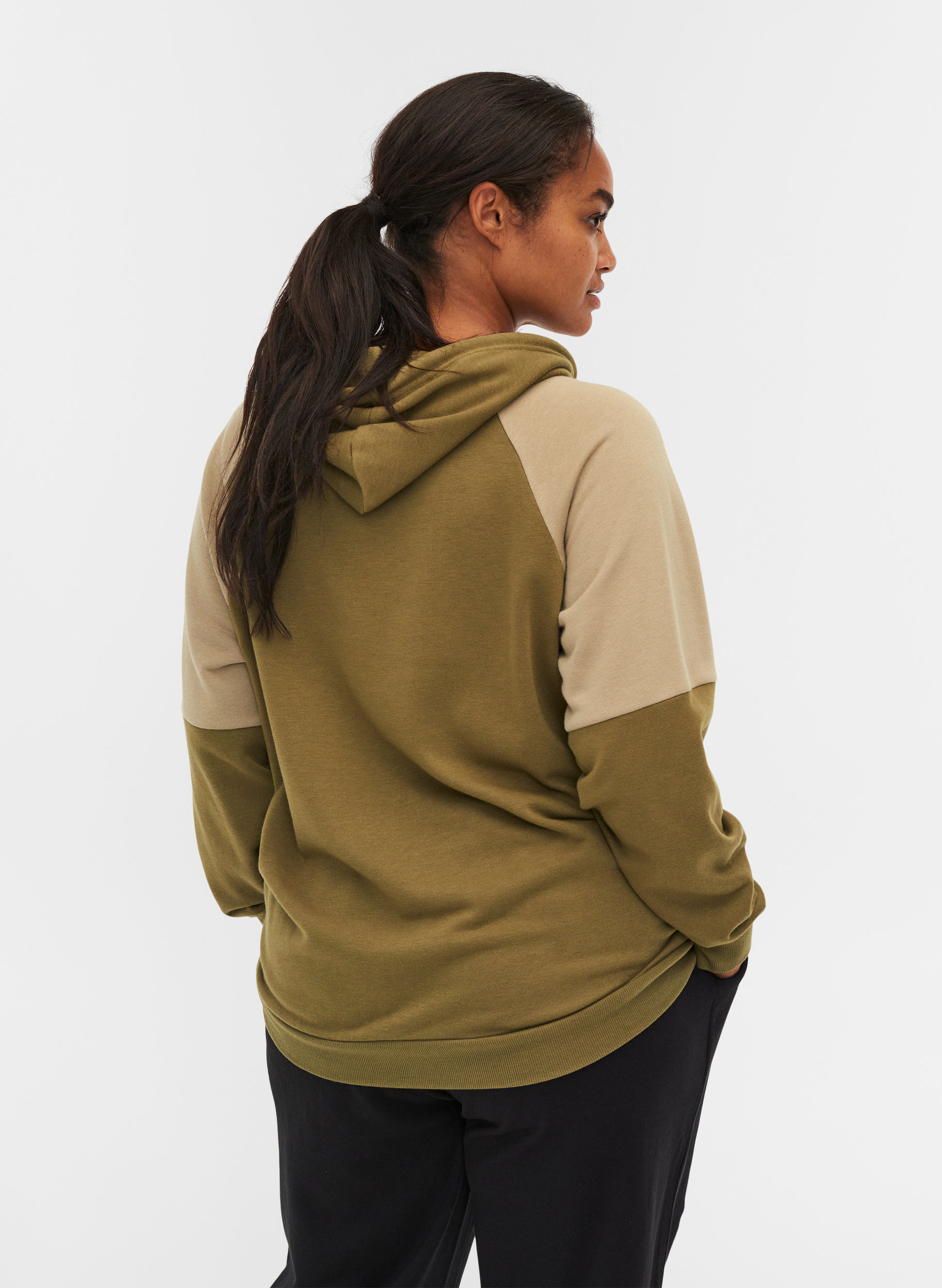 Sweatshirt mit Kapuze und Tasche, Olive Drab, Model image number 1